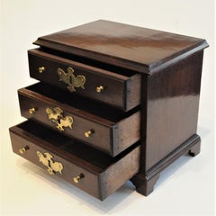 Miniature Apprentice-Piece/Sample Chest of Drawers