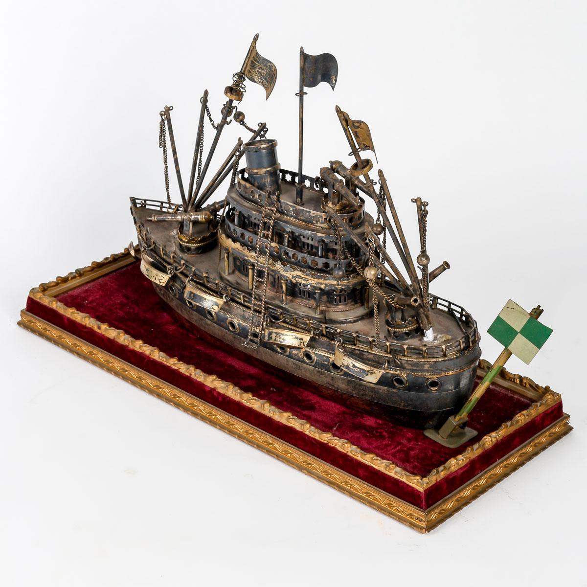 Miniature Army Boat in Sterling Silver, 19th Century, English Work. For Sale 1