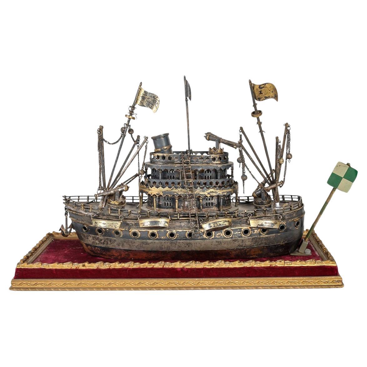 Miniature Army Boat in Sterling Silver, 19th Century, English Work. For Sale