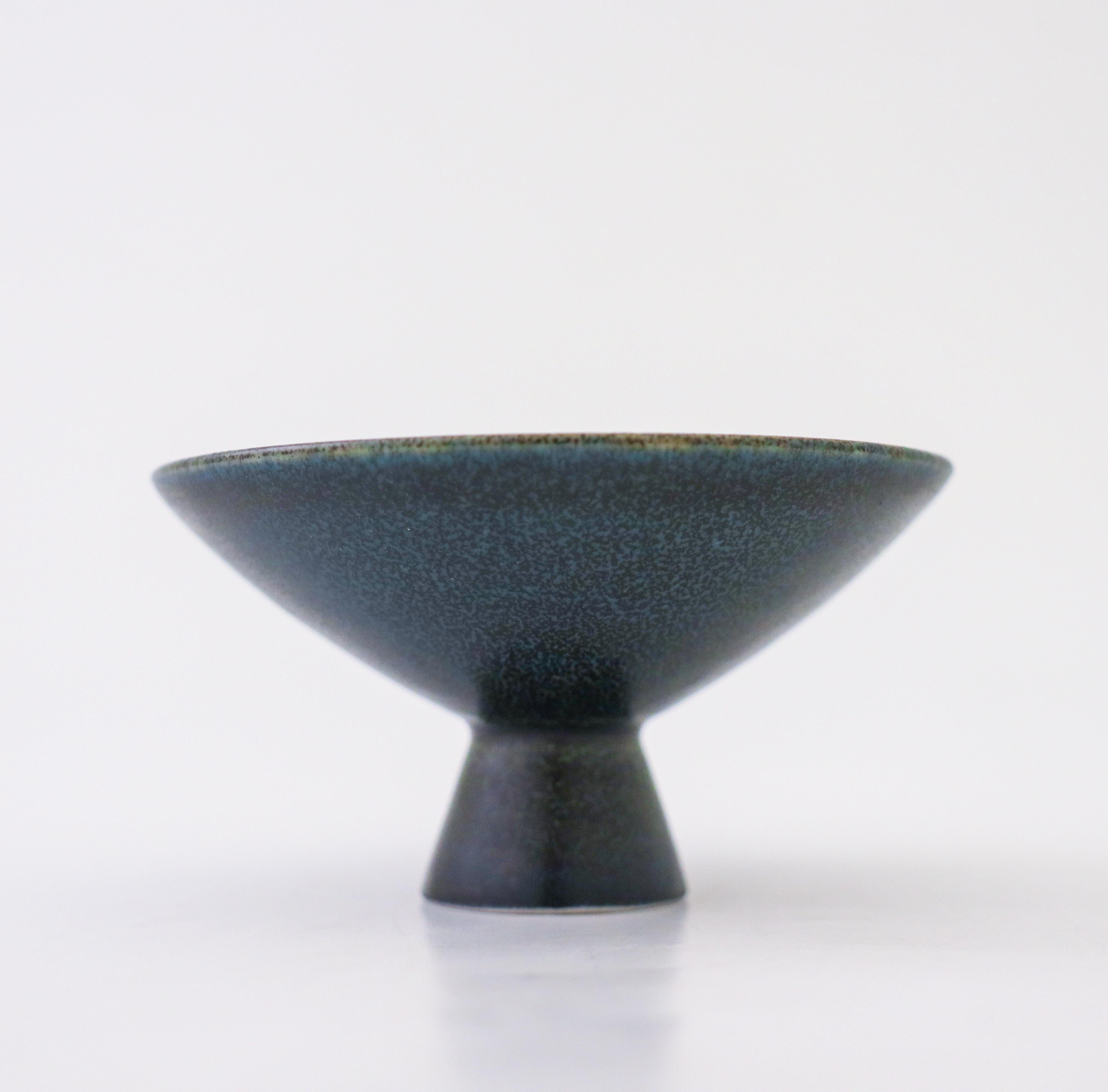 Miniature Blue Bowl - Gunnar Nylund - 1950-1960s - Mid 20th Century In Good Condition For Sale In Stockholm, SE