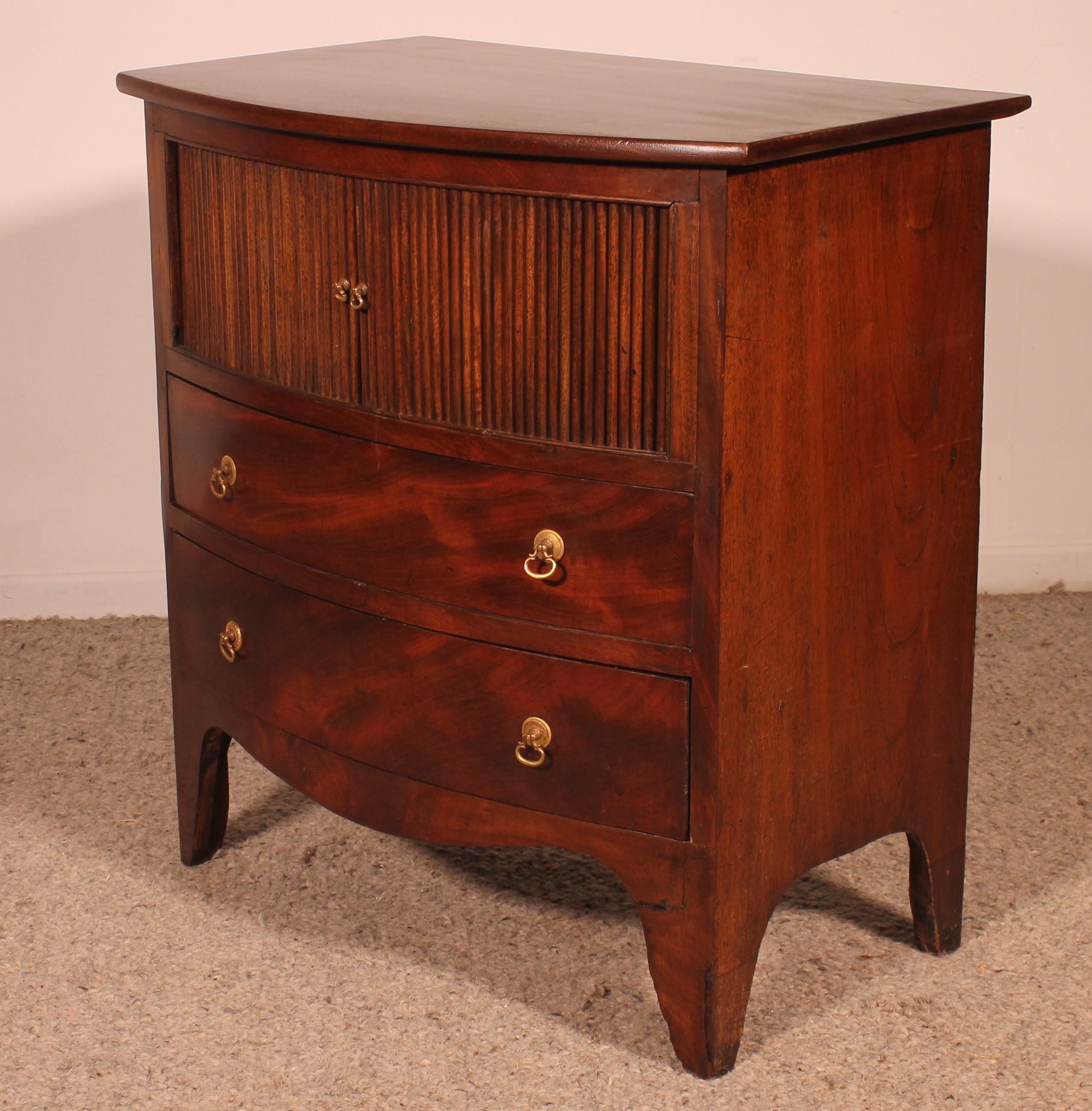 Miniature Bowfront Chest Of Drawers From The 19th Century For Sale 4