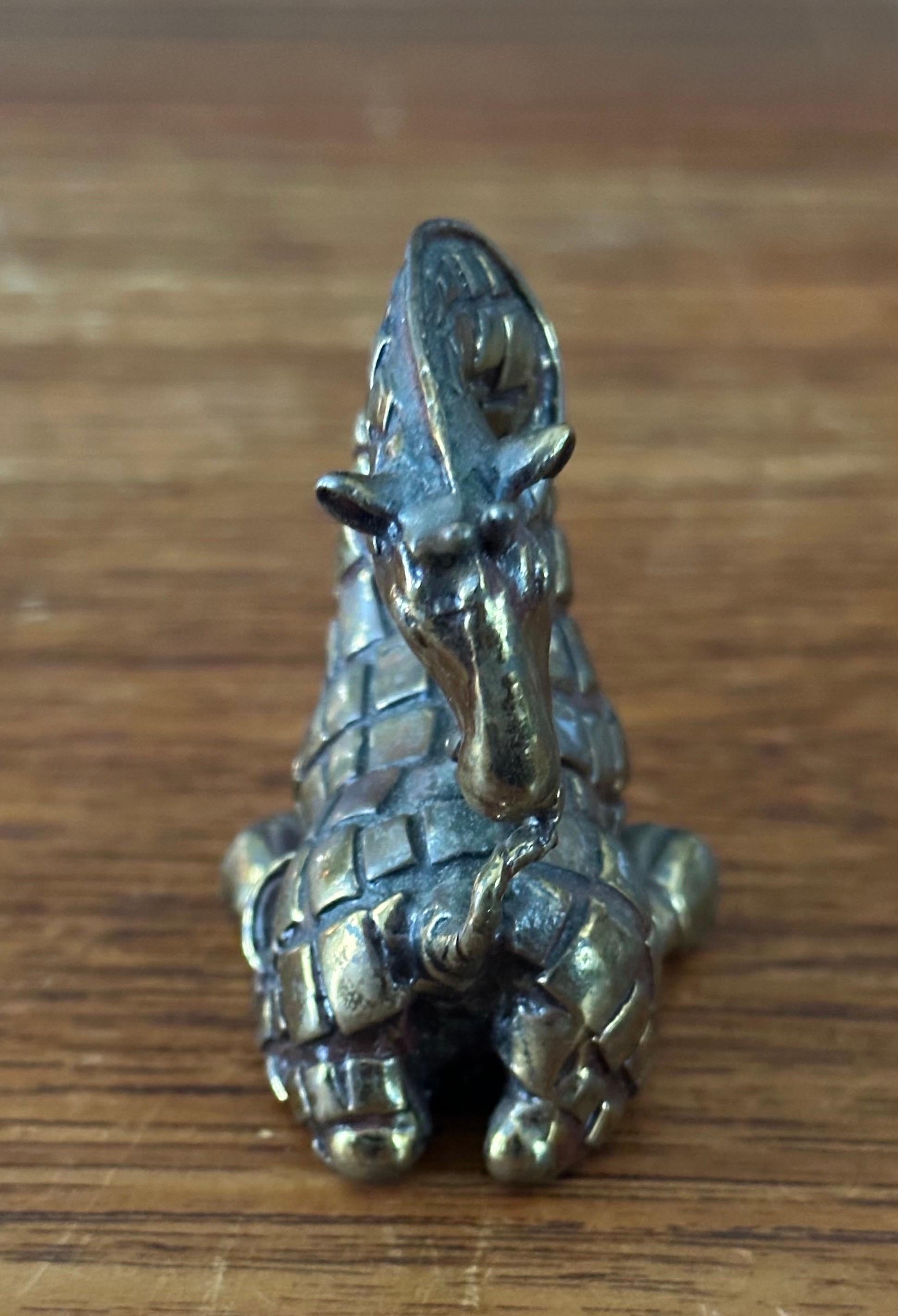 Scultura di Giraffa in bronzo in miniatura / fermacarte di Joseph Addotta in vendita 1