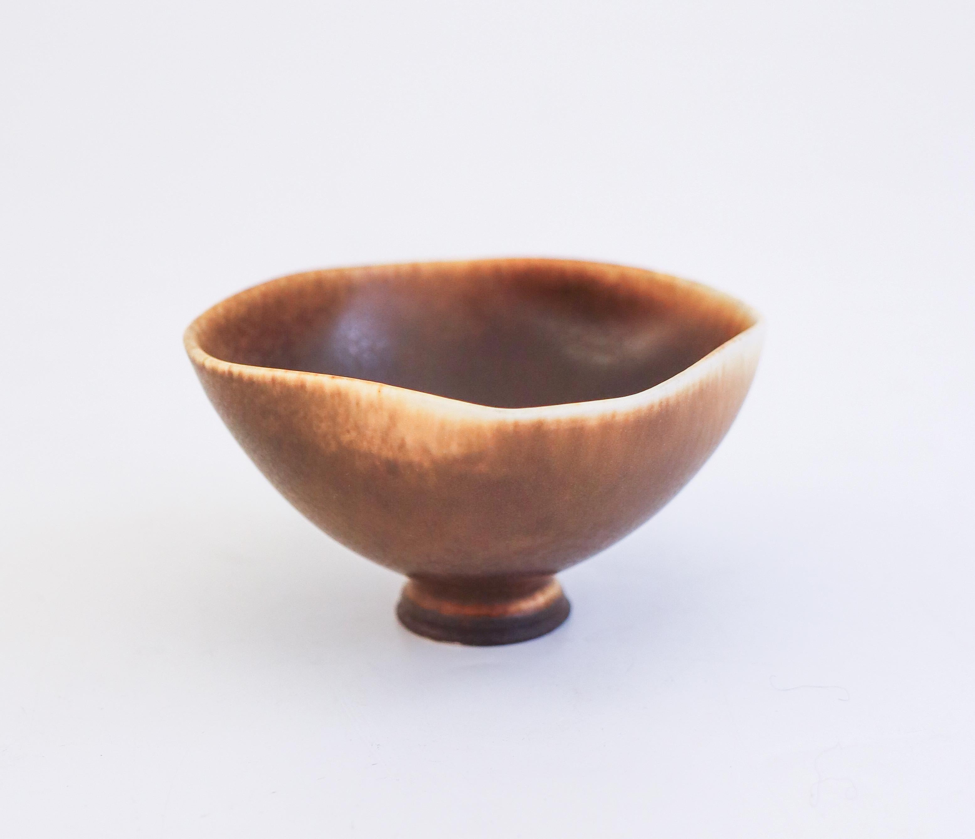 Svedese Ciotola in miniatura in ceramica marrone, Berndt Friberg, Gustavsberg - 1977 in vendita