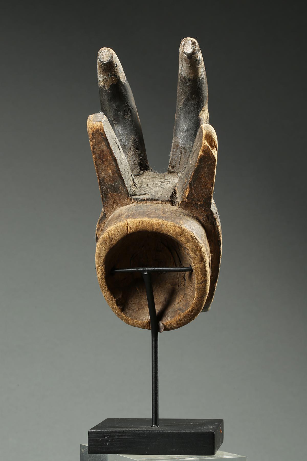 Miniature Bwa Tribal African Antelope Mask on Stand In Good Condition In Point Richmond, CA