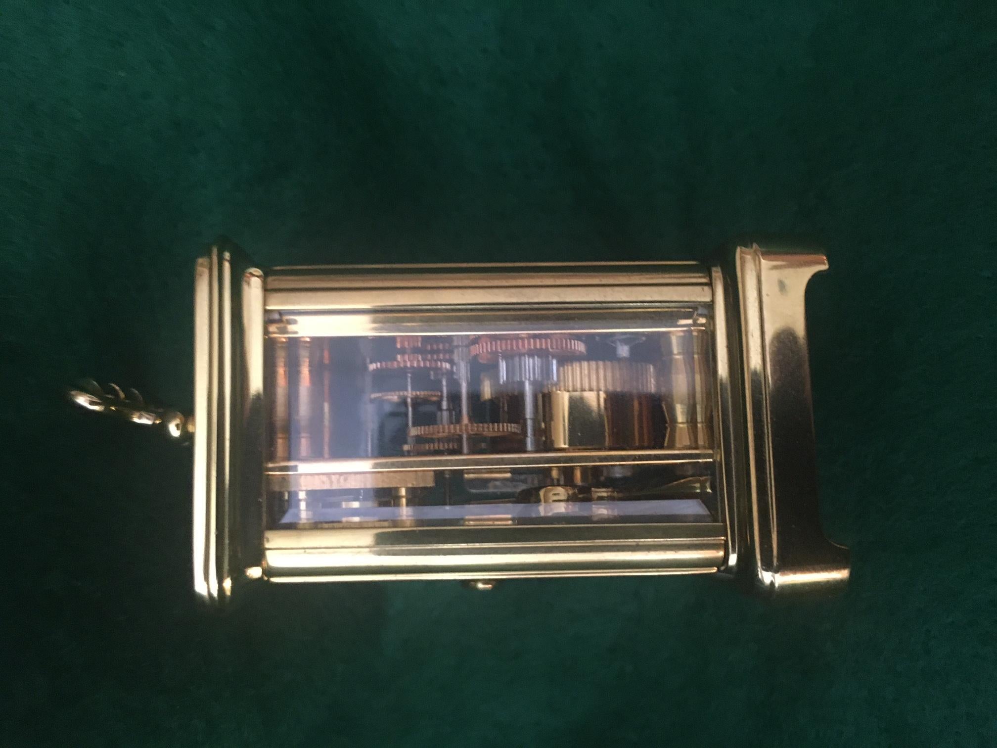 Miniature Kutsche Uhr von Mathew Norman der Schweiz w / Original Schlüssel (20. Jahrhundert) im Angebot