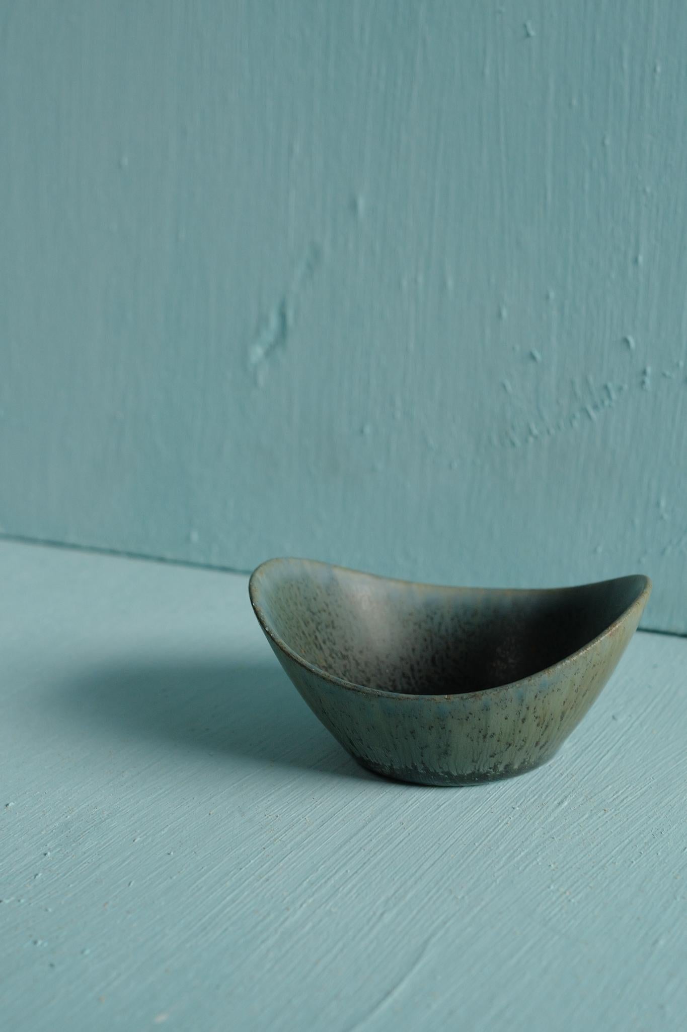 Suédois Miniature ceramic bowl by Carl-Harry Stålhane, Rörstrand, Sweden, 1950s en vente