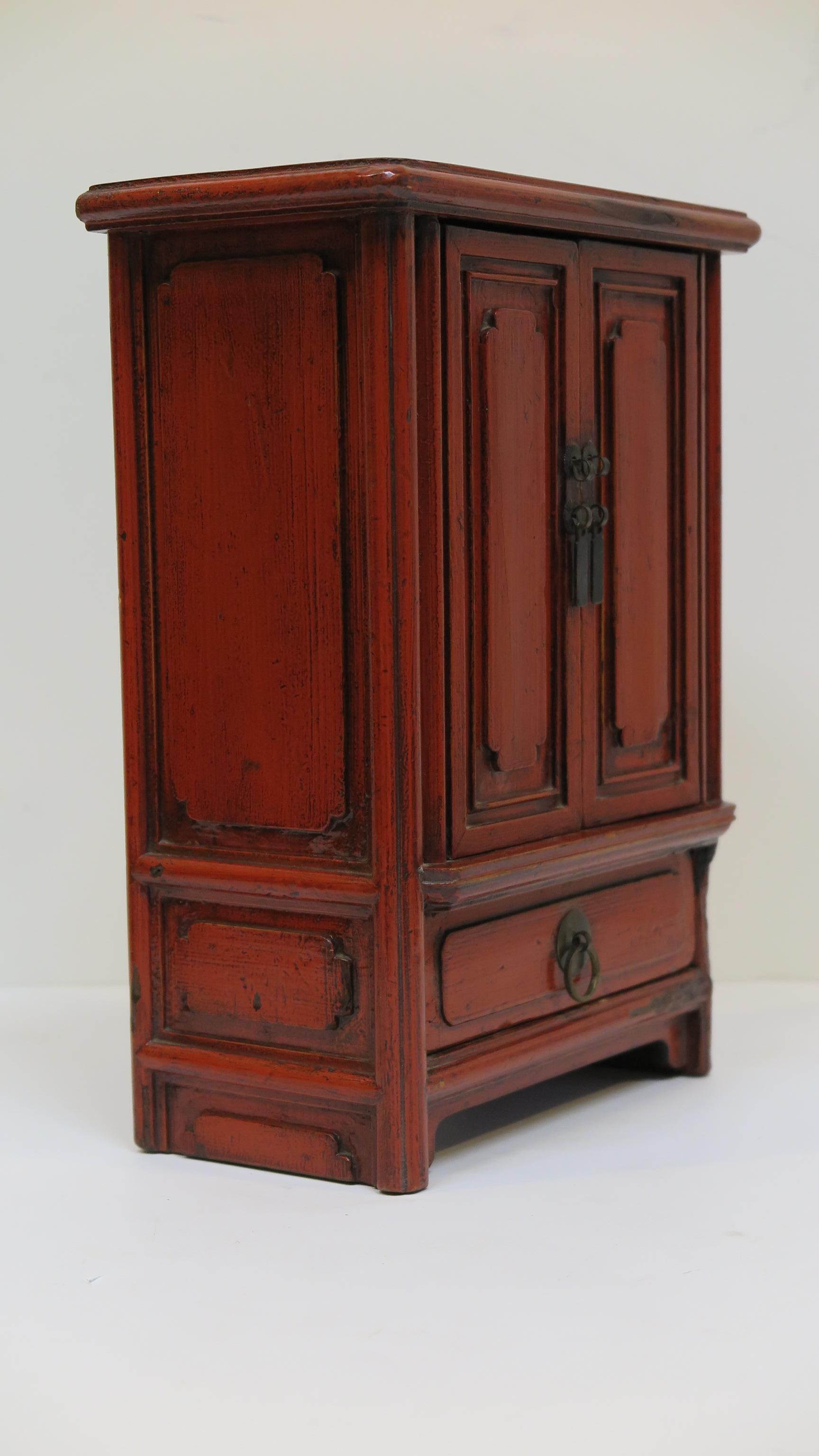 Miniature Chinese Red Cabinet In Good Condition In New York, NY