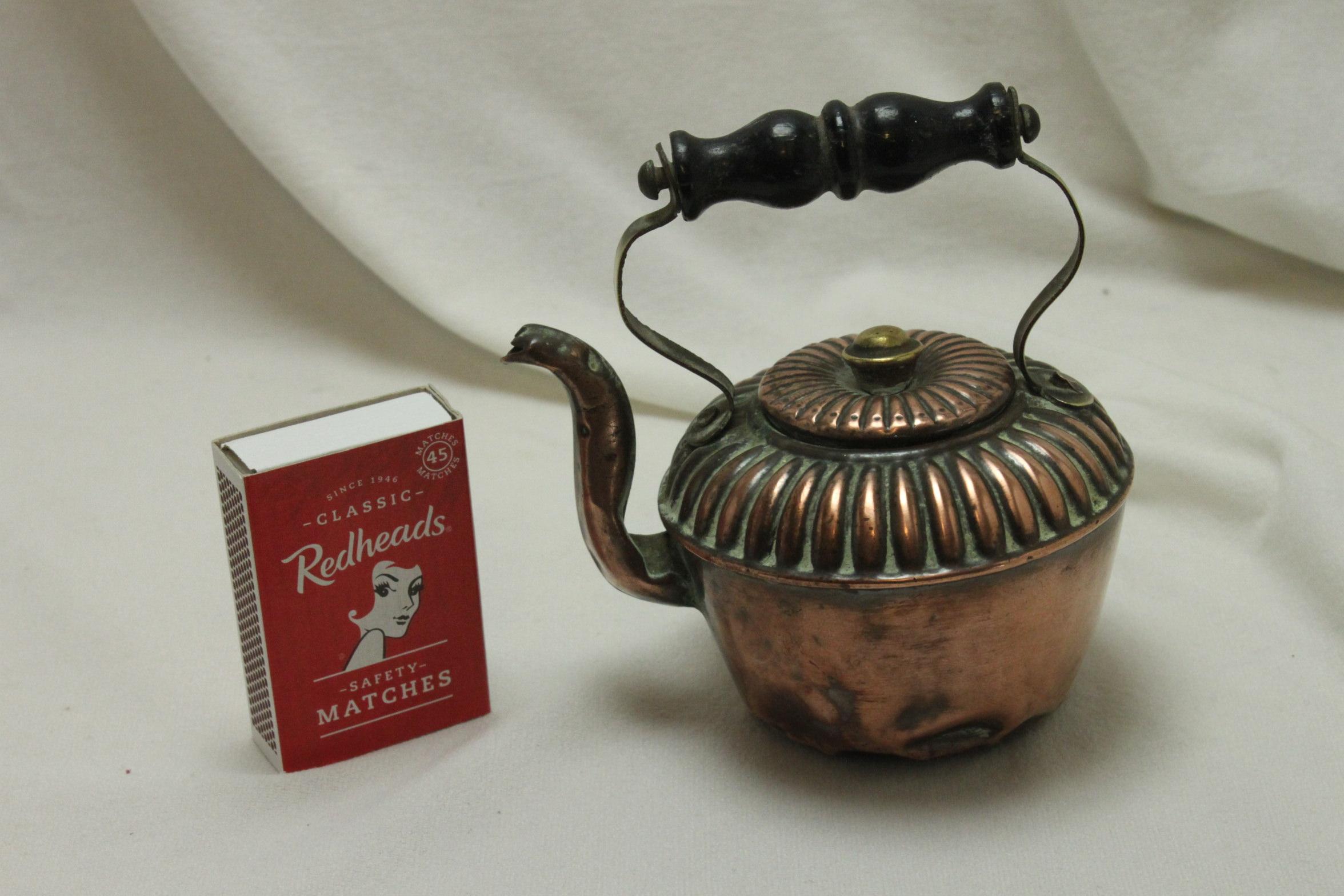 Anglais Bouilloire en cuivre miniature, échantillon de vendeur en vente