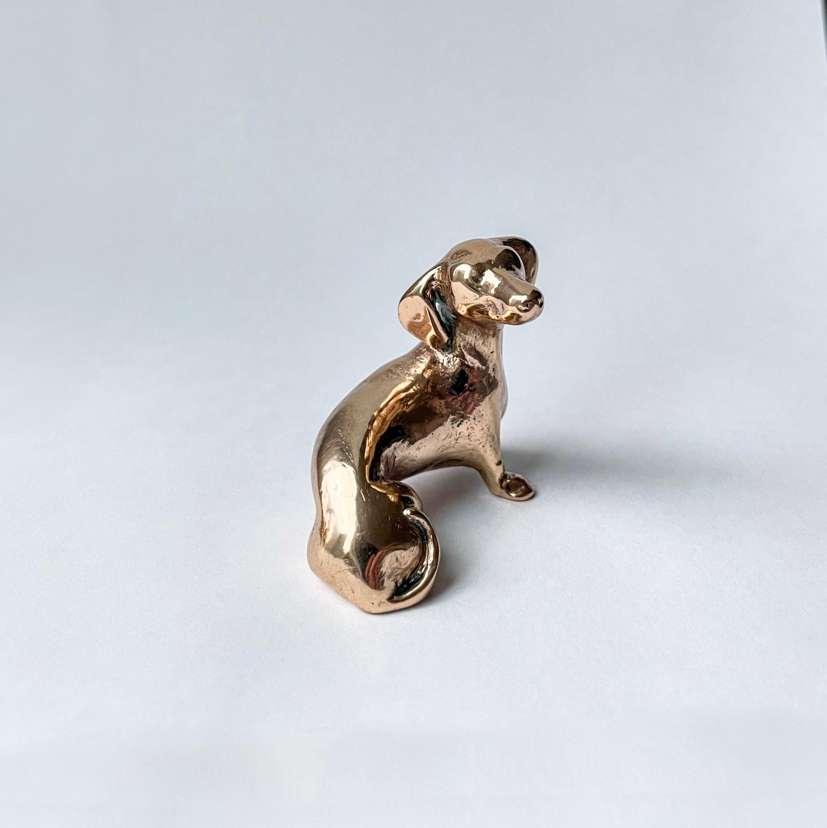 Escultura de bronce fundido a mano de perro miniatura en venta 2