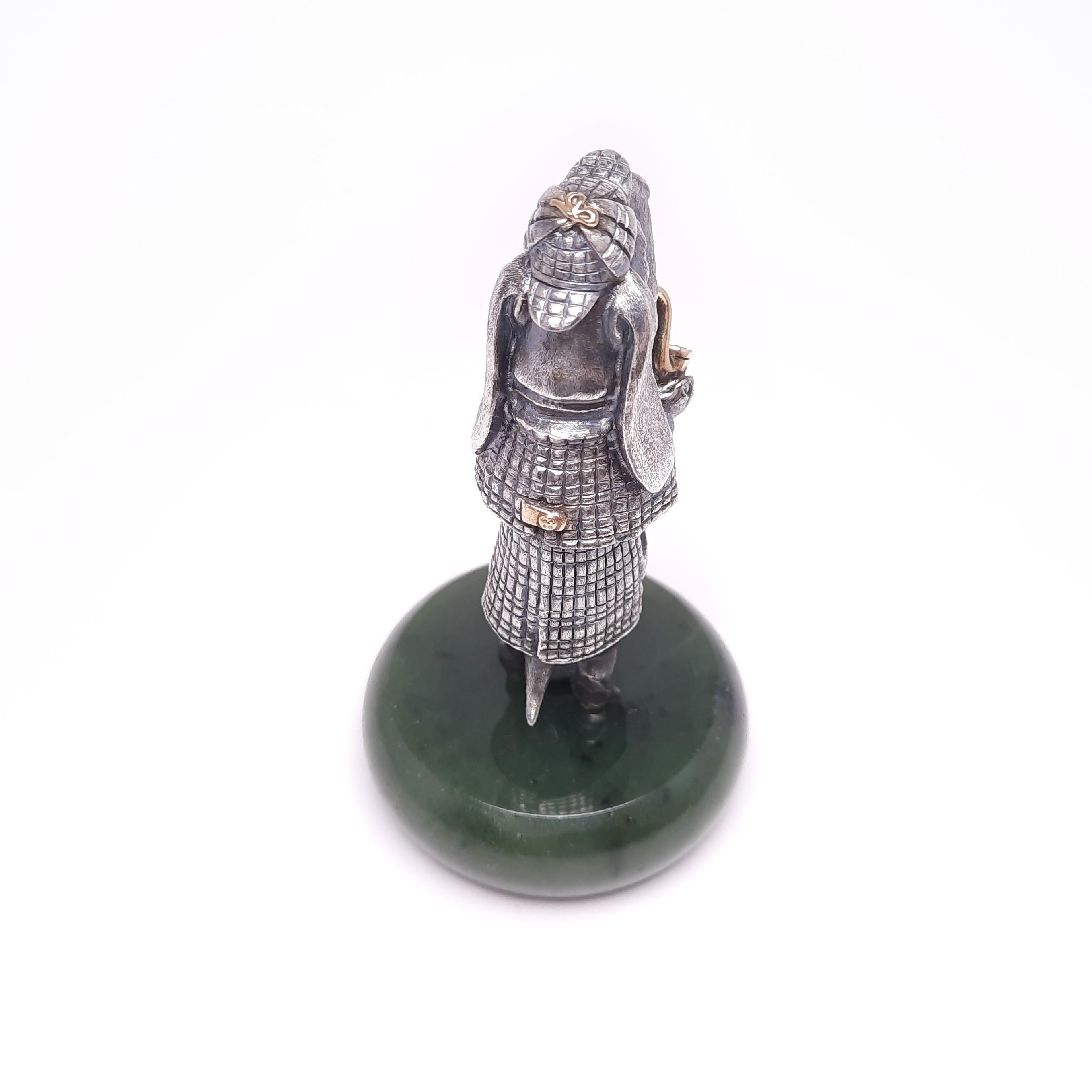 Miniature Hund Talisman Echtes Silber vergoldet Sherlock Holmes (Rundschliff) im Angebot