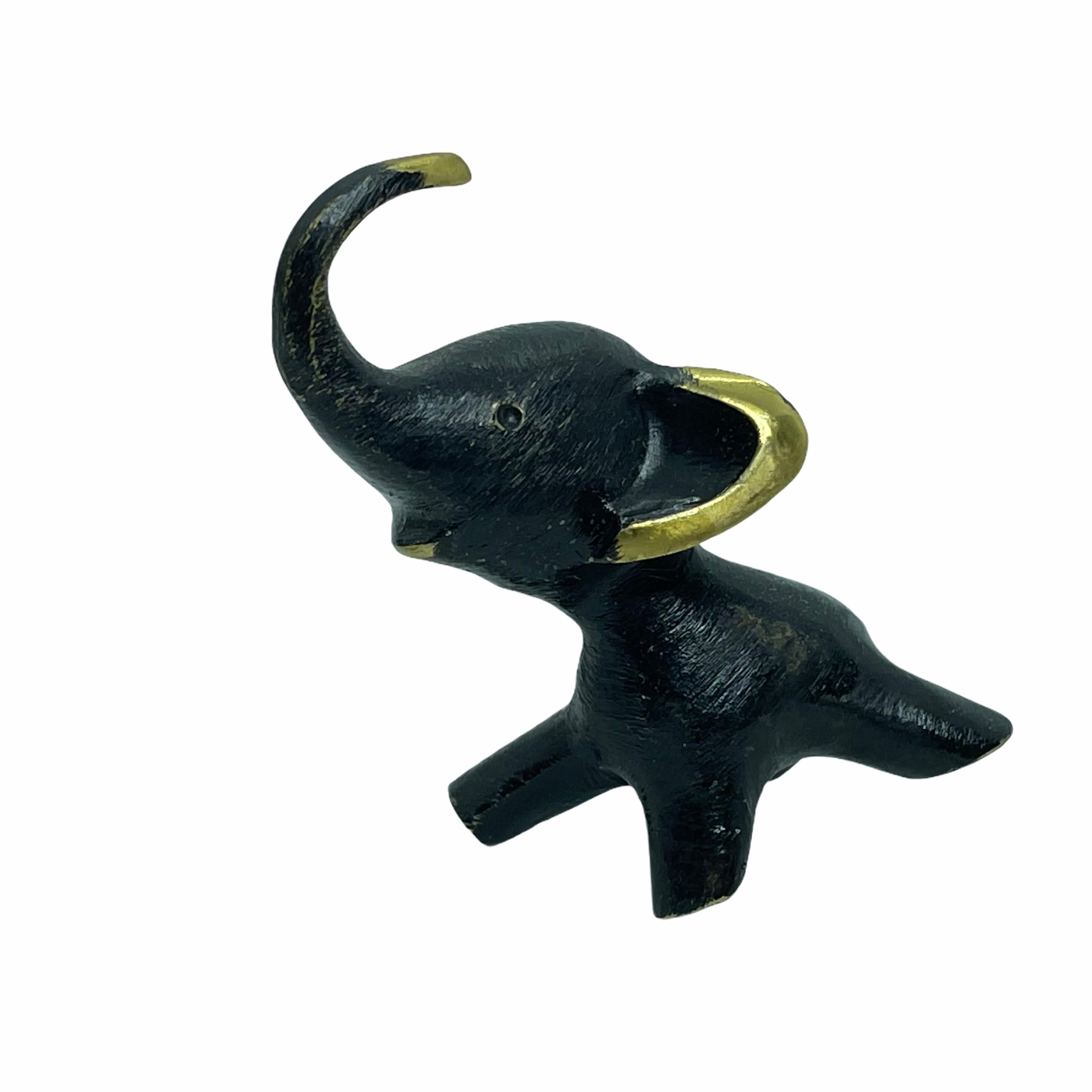miniature elephant figurines
