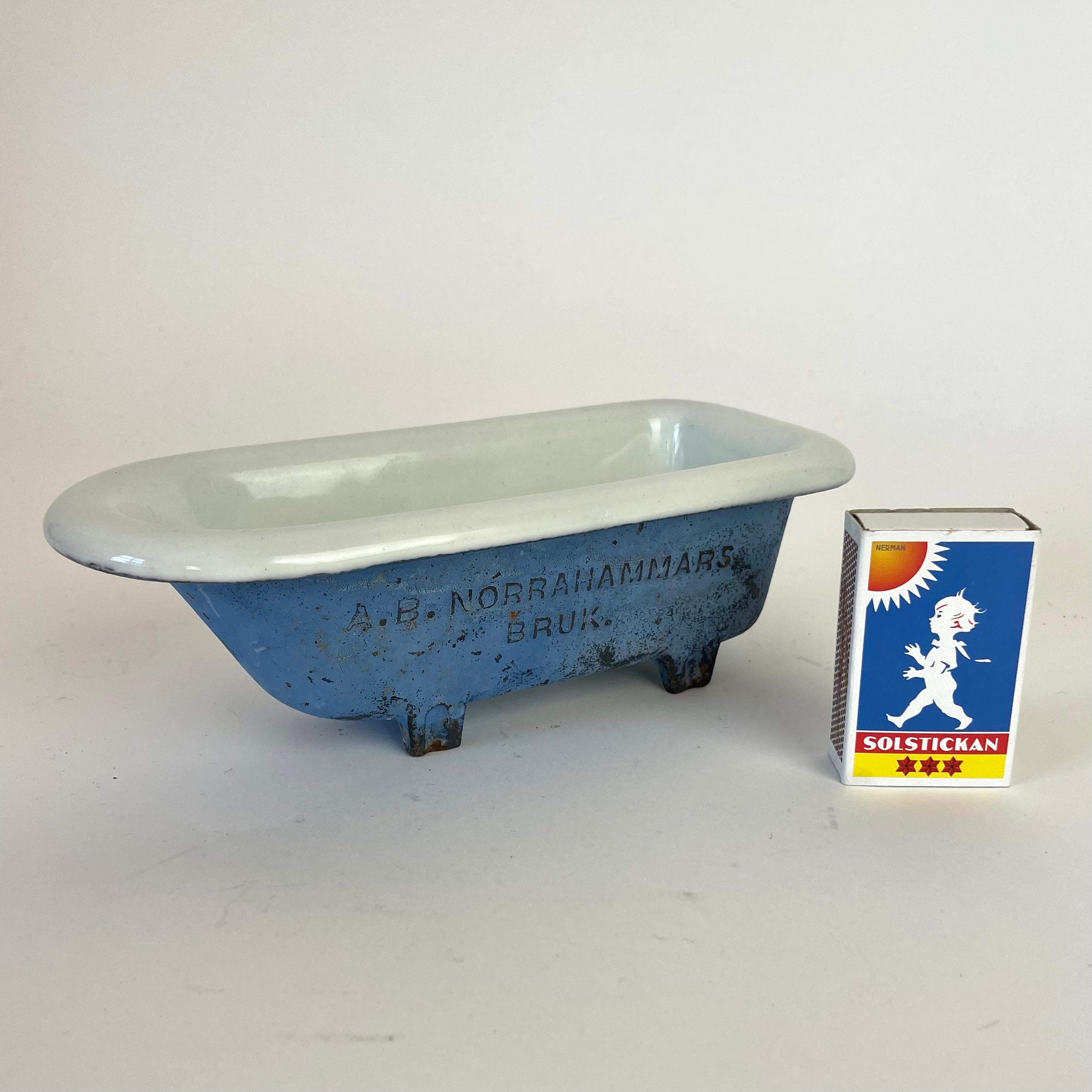 Miniature Enamel Bathtub Pipe Stand – A.B. Norrahammars Bruk, Sweden 5