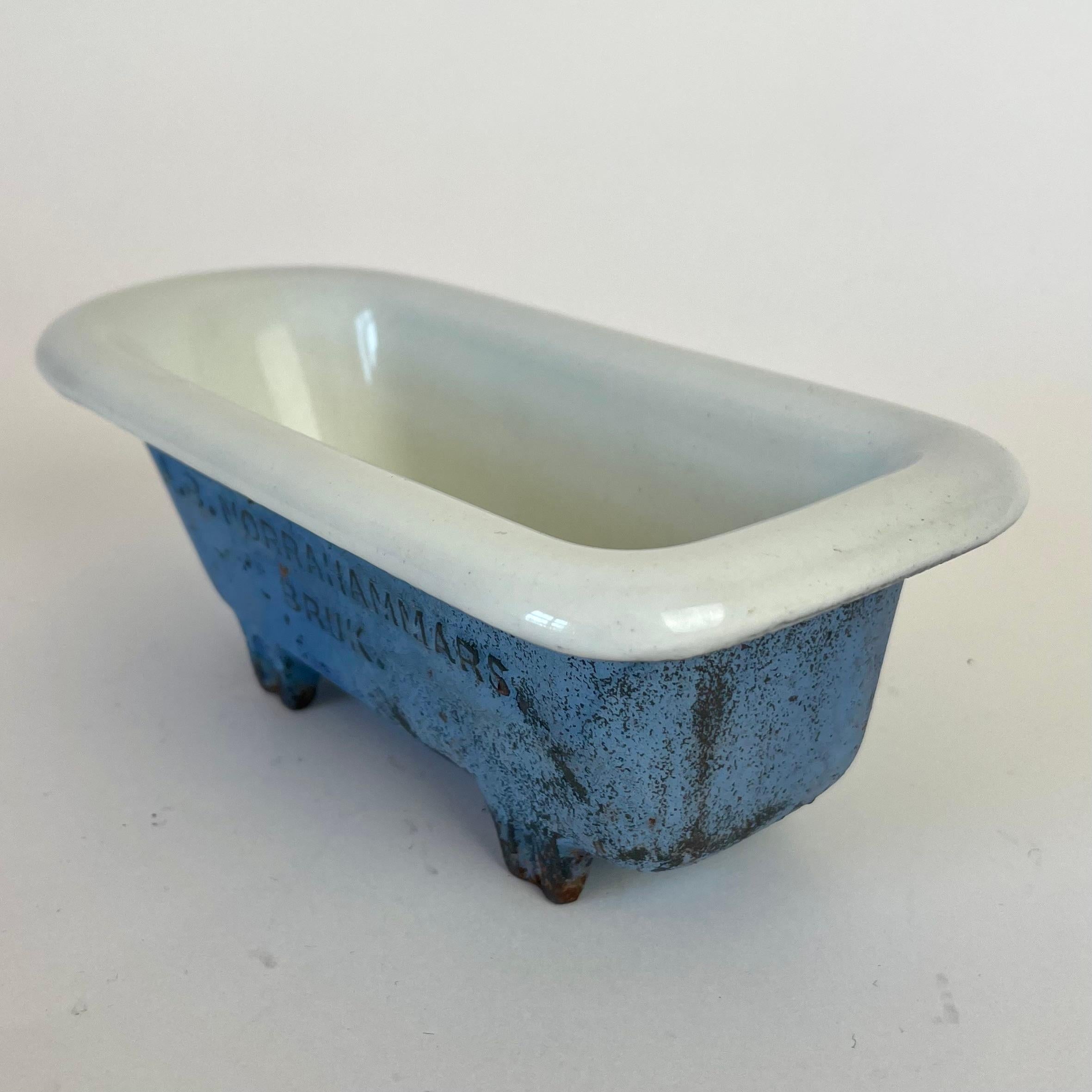 20th Century Miniature Enamel Bathtub Pipe Stand – A.B. Norrahammars Bruk, Sweden
