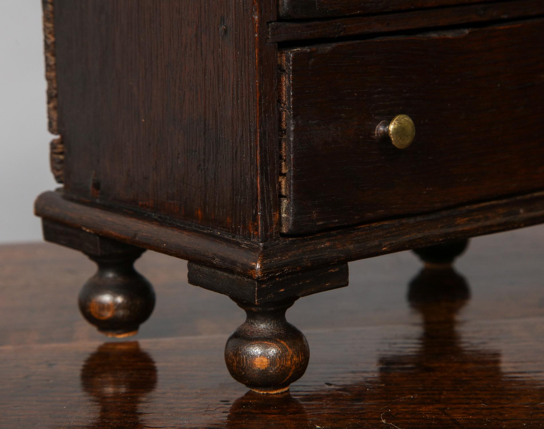 Miniature English or Welsh Oak Chest of Drawers In Good Condition In Greenwich, CT