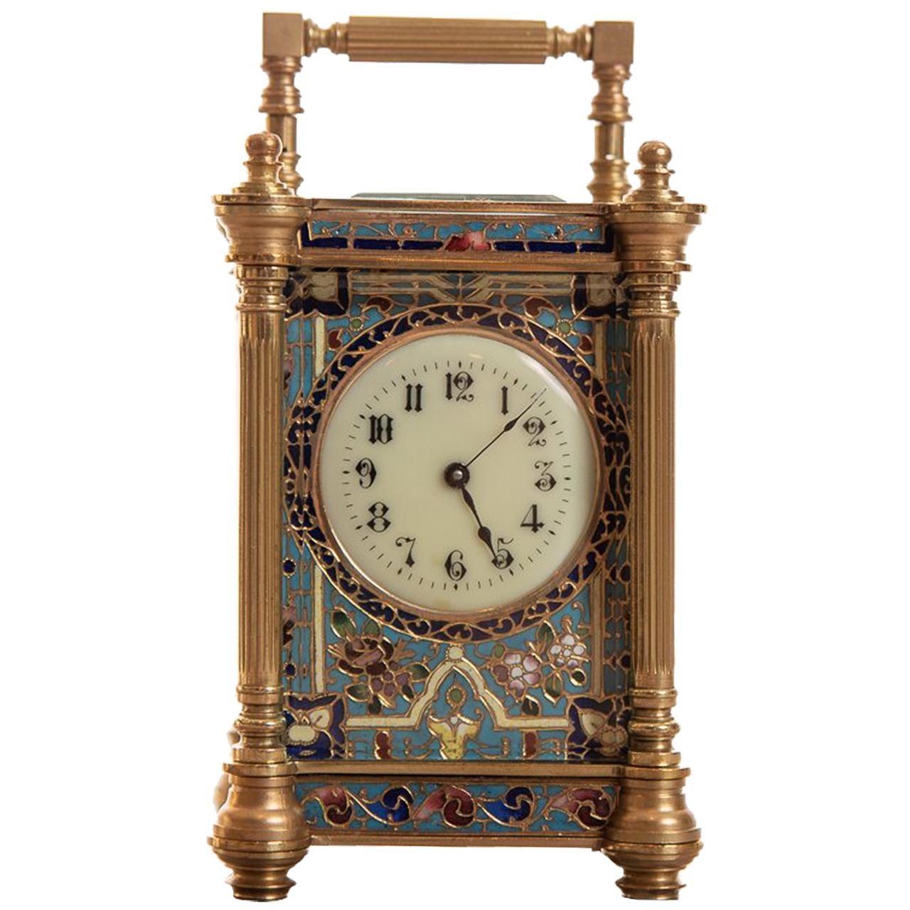 Horloge miniature française de 8 jours à chariot en laiton avec cadran en vente