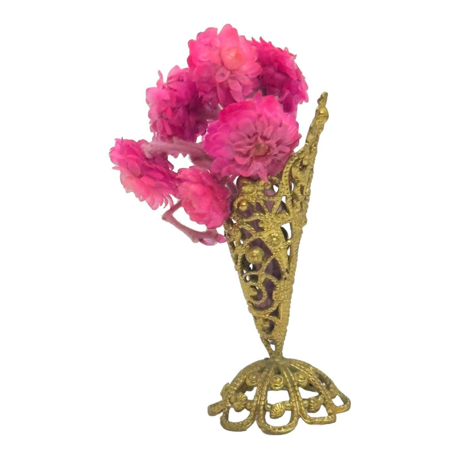 Miniature Flower Stand Basket Erhard & Söhne Antike deutsche Puppenhaus Spielzeug 1900s (Metall) im Angebot