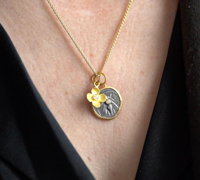 18K Gold Locket 18K Gold Plated Flower Locket Necklace - Photo - Foto 11