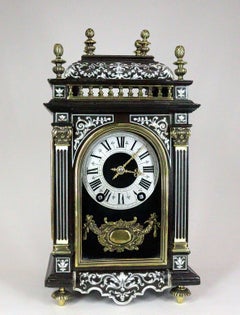 Miniature horloge religieuse française en marqueterie