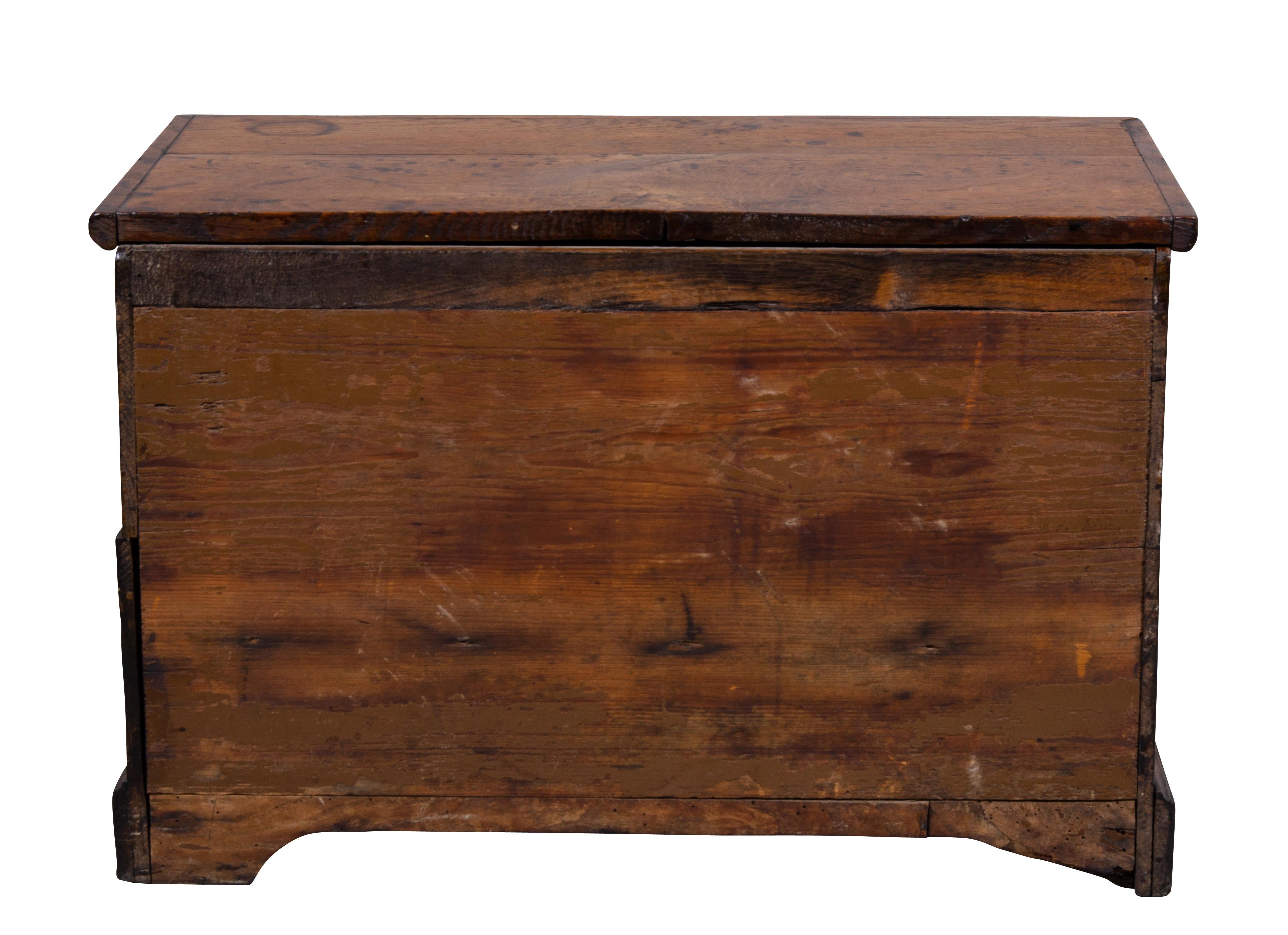 Miniatur George III Oak Coffer (Spätes 18. Jahrhundert) im Angebot