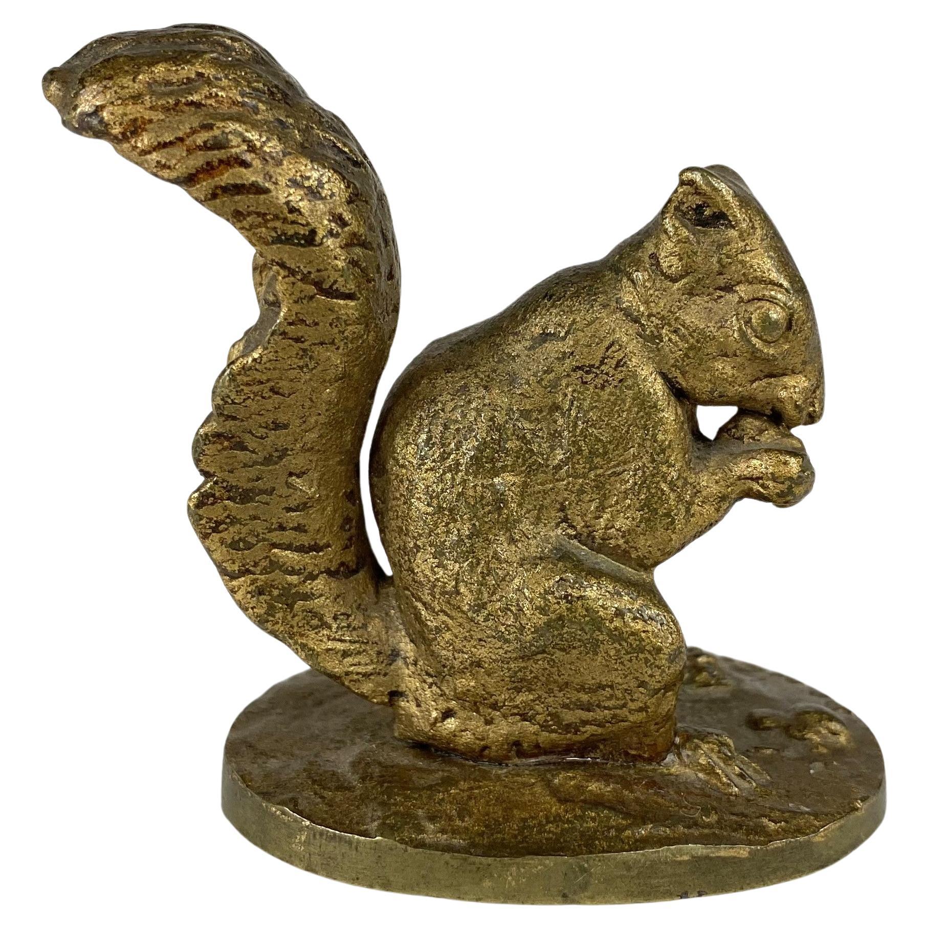 Miniatura in bronzo dorato di uno scoiattolo di P & A. Méne in vendita