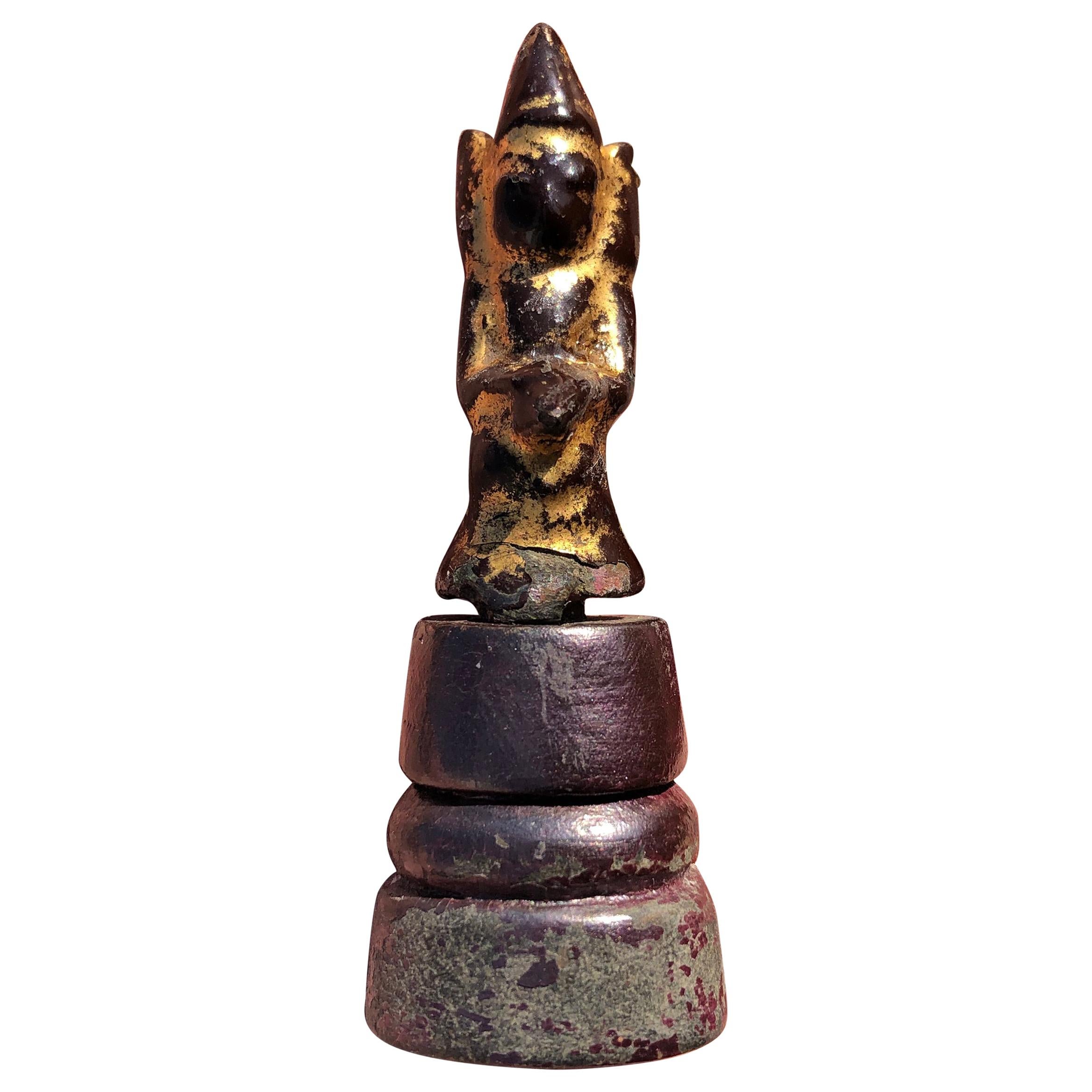 Miniature vergoldeter Buddha im Angebot