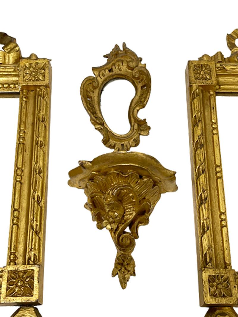 Doré Ensemble miroir et console miniature en bois doré en vente