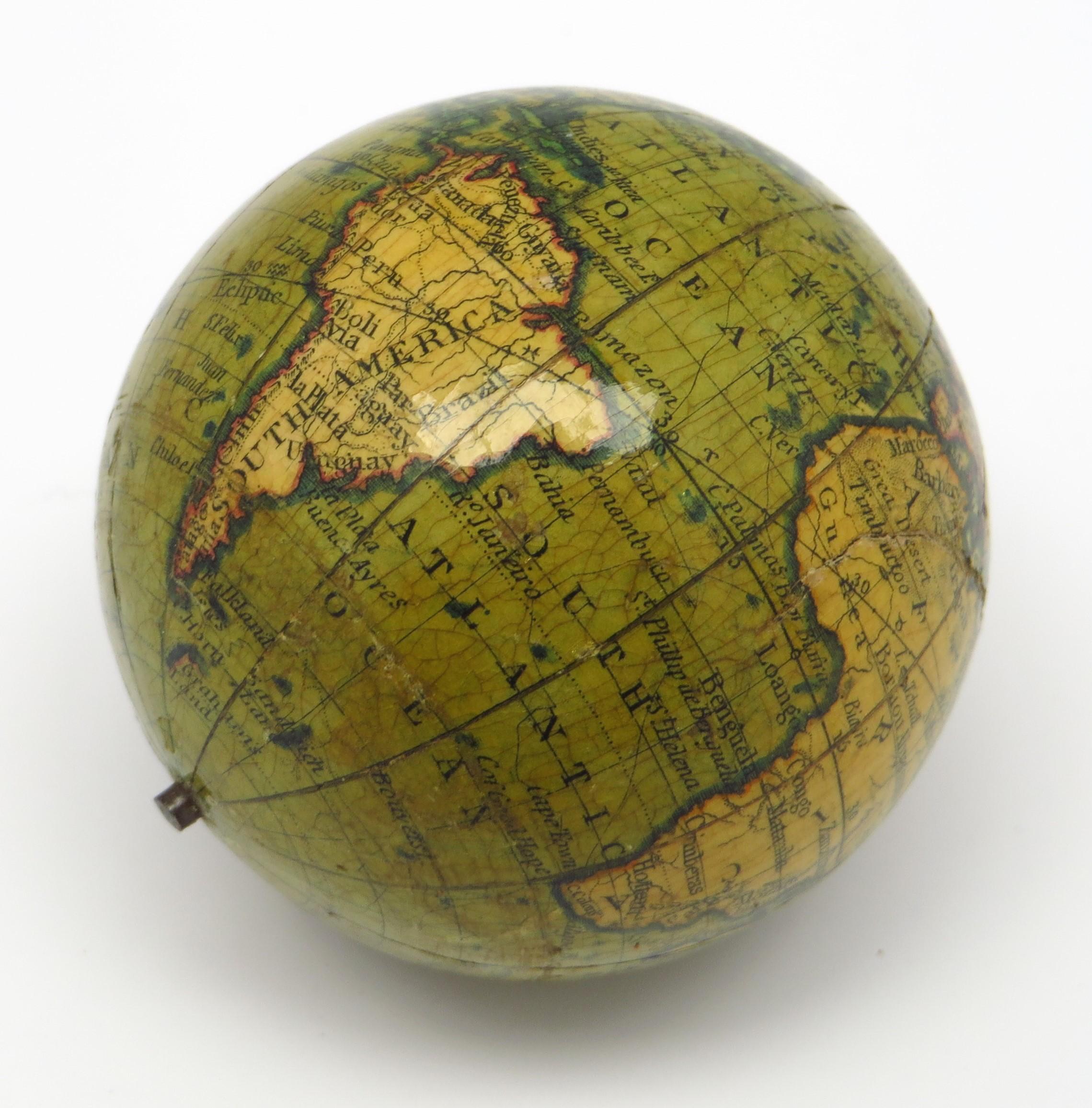 Miniature globe in aturned and stained beech For Sale 3