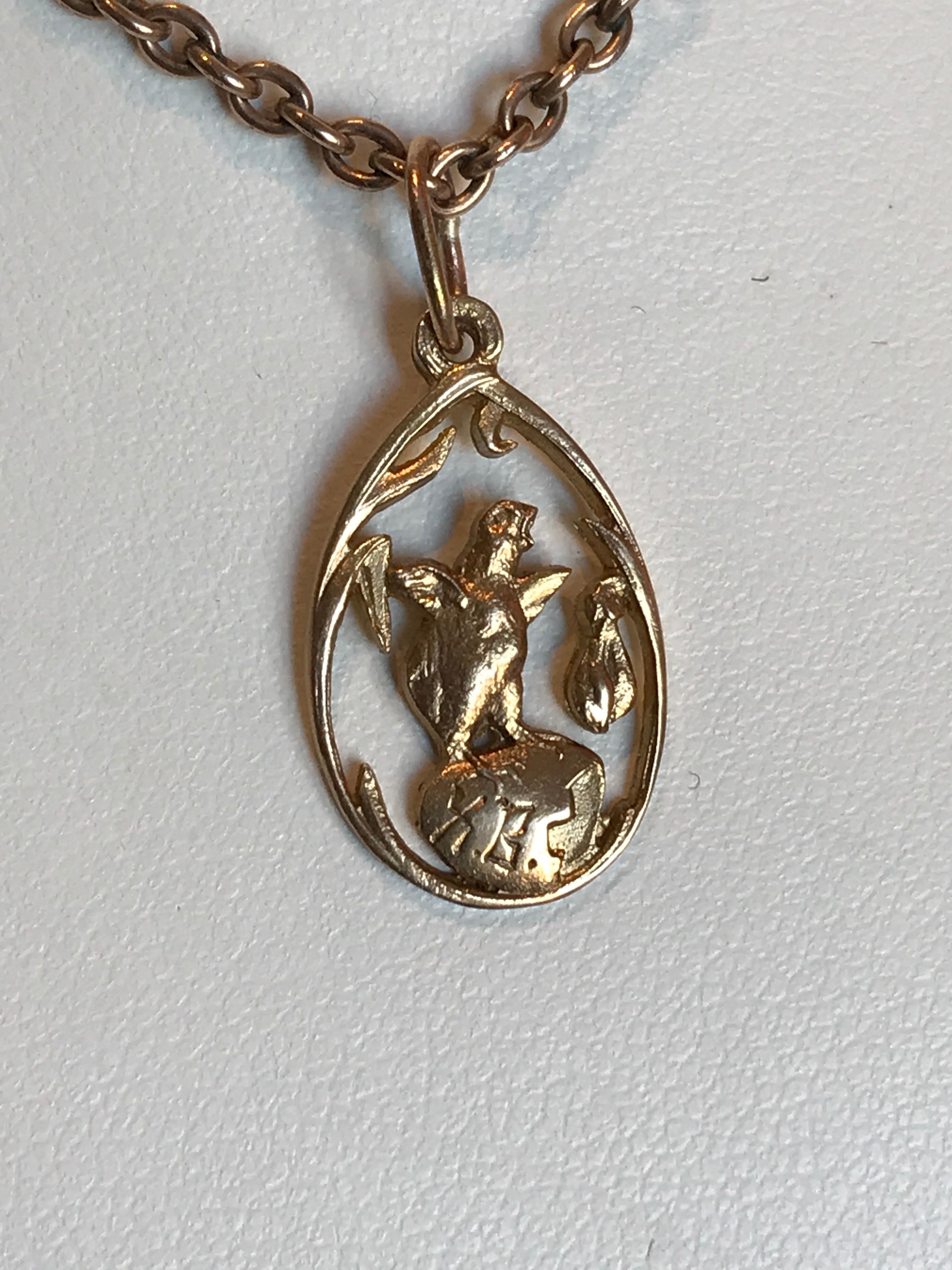Impero russo Ciondolo pasquale con pulcino in miniatura di Marie Betteley in vendita