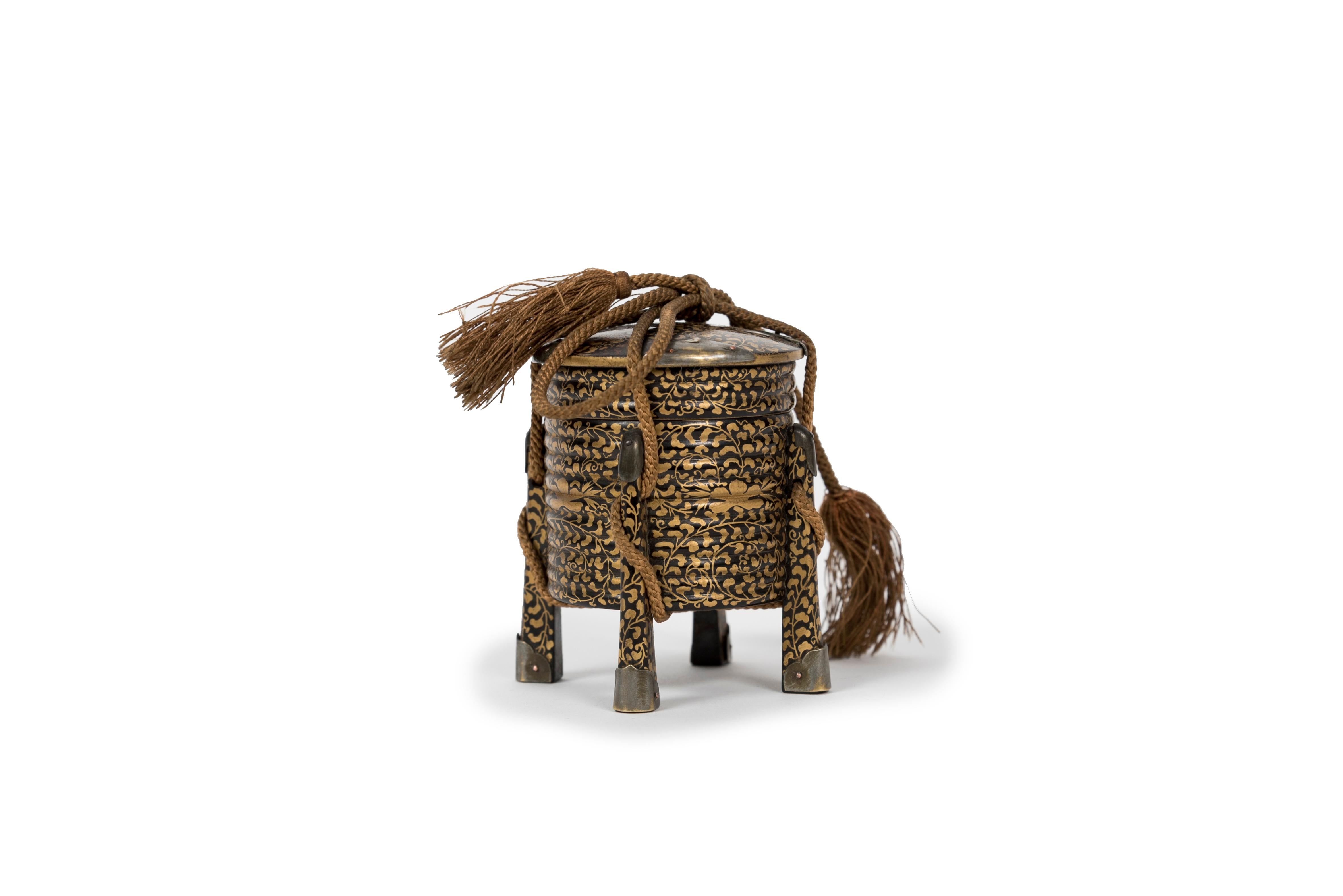 Japanese Miniature hokkai bako or kaioke, doll furniture replica of a traditional box For Sale