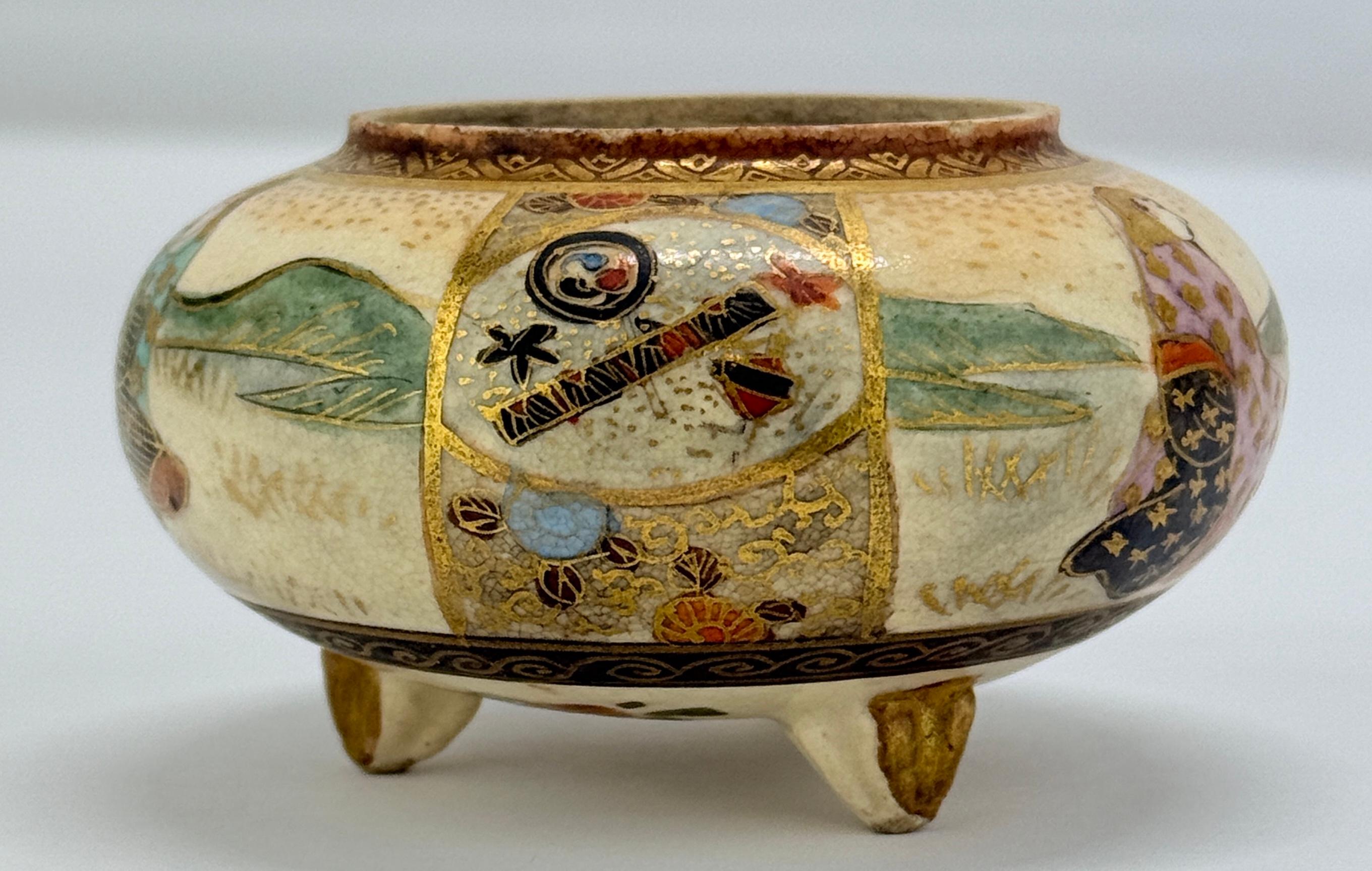 Censor en miniatura de porcelana japonesa Satsuma con motivo samurai - Firmado, Era Meiji en venta 5