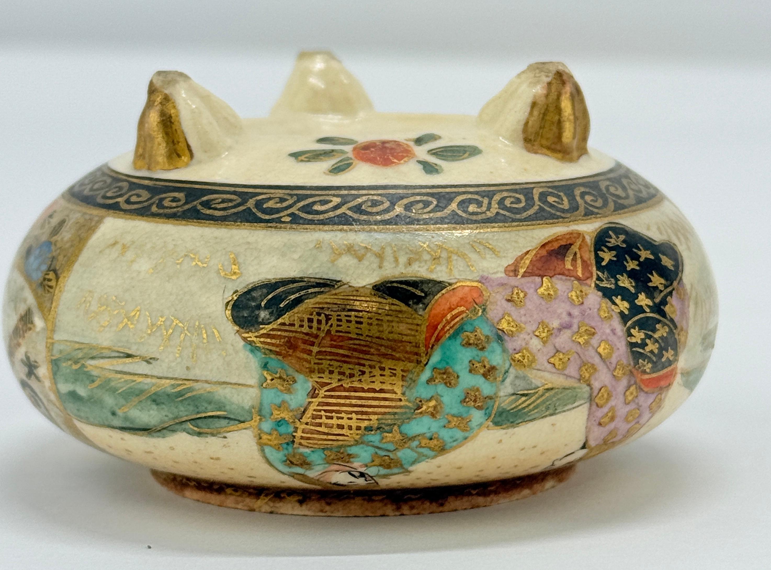 Censor en miniatura de porcelana japonesa Satsuma con motivo samurai - Firmado, Era Meiji en venta 7