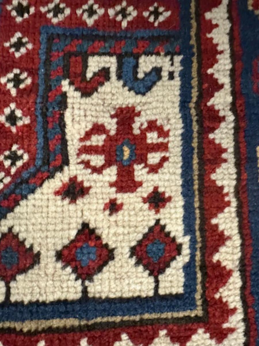 Miniature Kazak Gebetsteppich (Wolle) im Angebot