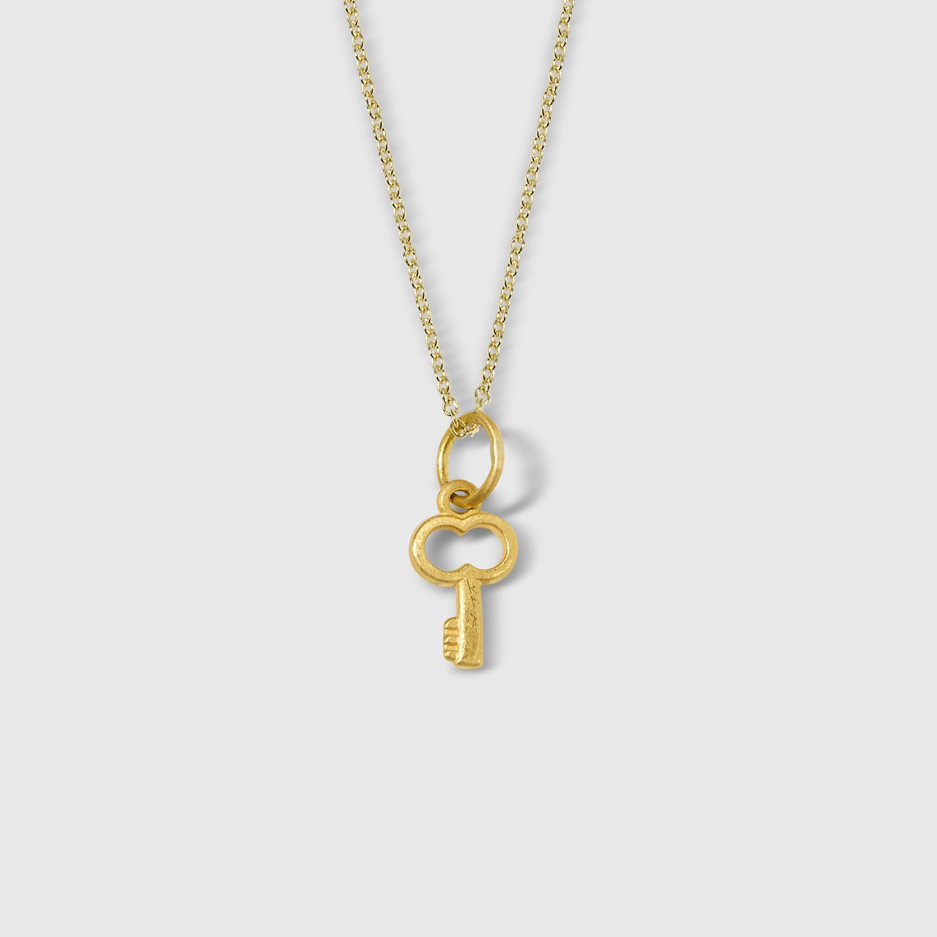 Miniature Key Charm Anhänger Halskette, 24kt Solid Gold im Zustand „Neu“ im Angebot in Bozeman, MT