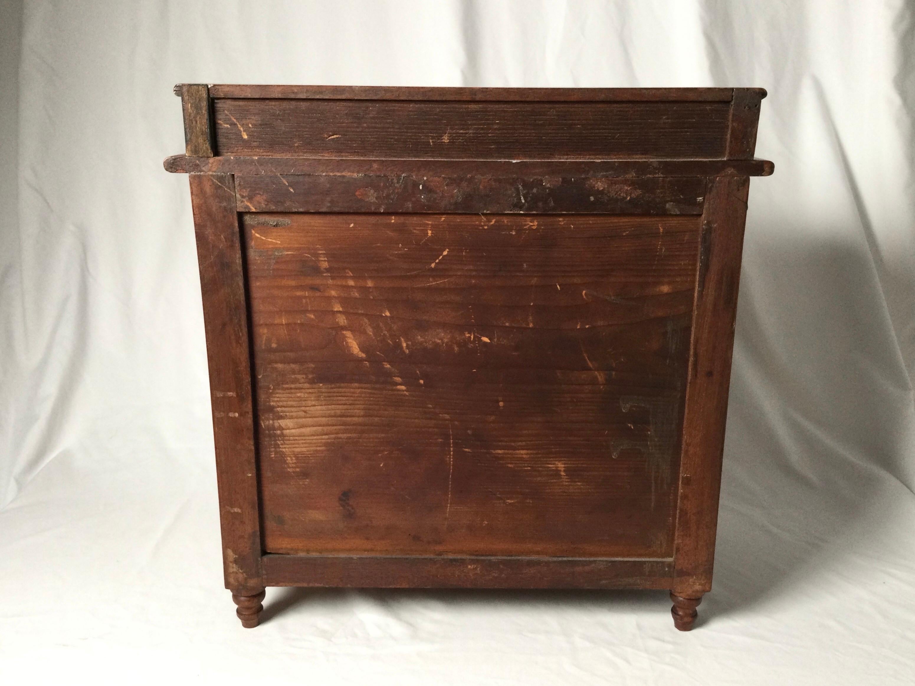Miniature Mahogany Four-Drawer Sheraton Chest with Rope Turned Front Legs 1