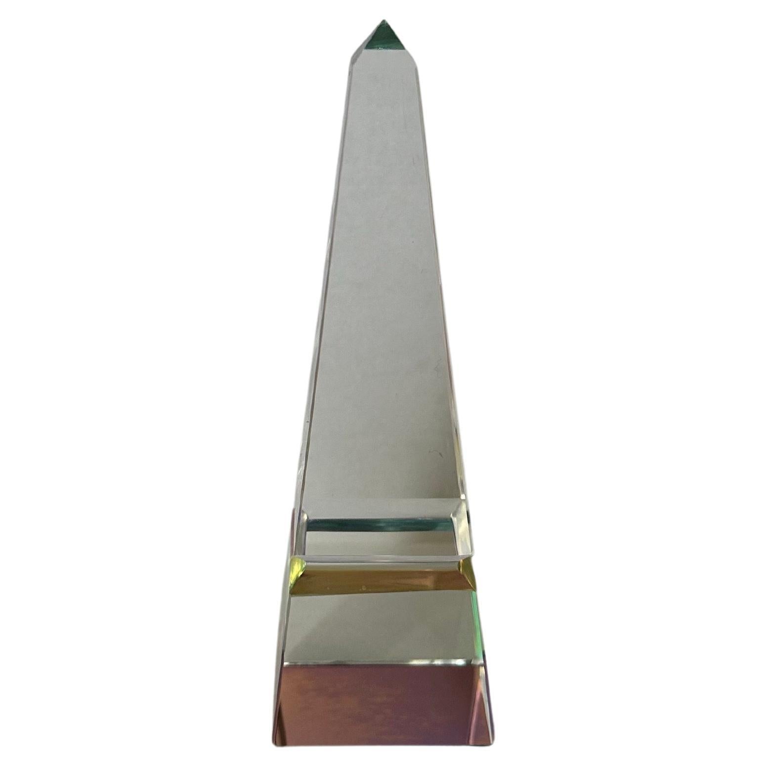 Miniature modernist crystal obelisk / paperweight, circa 1980s.  The piece is in very good vintage condition with no chips or cracks and measures 1.5