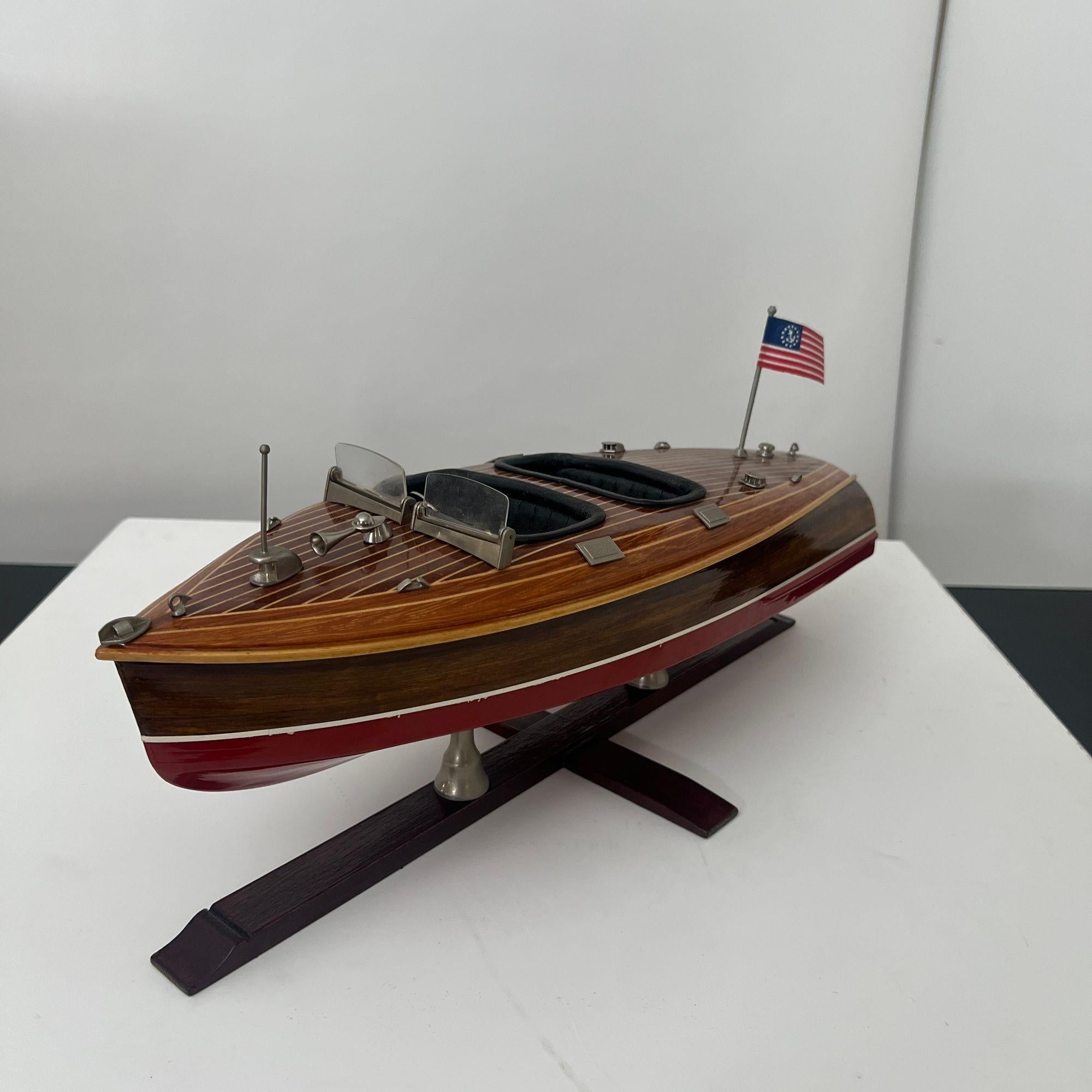 Américain Miniature Motorboat, Chris Craft, Various Woods, Metal, Lacquer, USA circa 1950 en vente