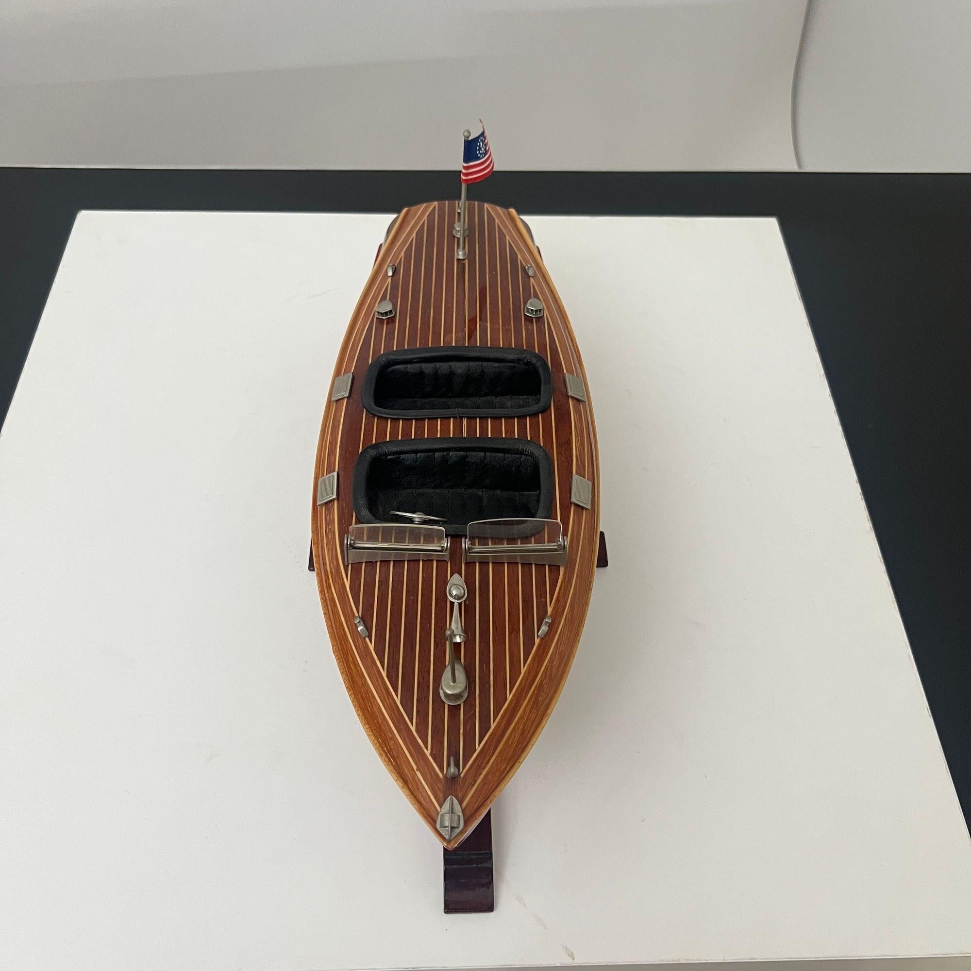 Laqué Miniature Motorboat, Chris Craft, Various Woods, Metal, Lacquer, USA circa 1950 en vente