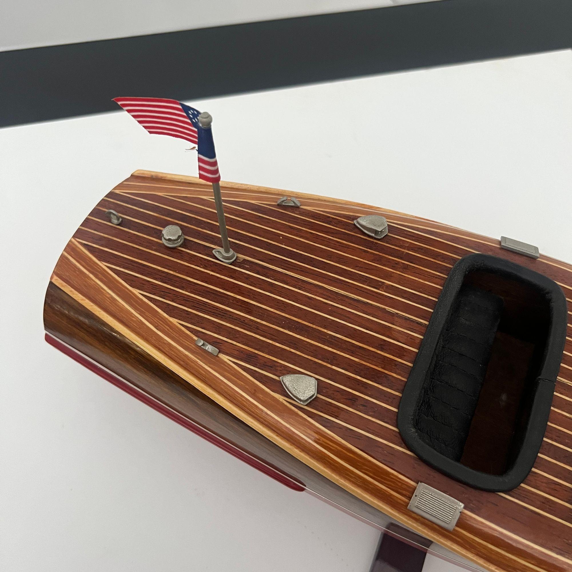 Miniature Motorboat, Chris Craft, Various Woods, Metal, Lacquer, USA circa 1950 en vente 1