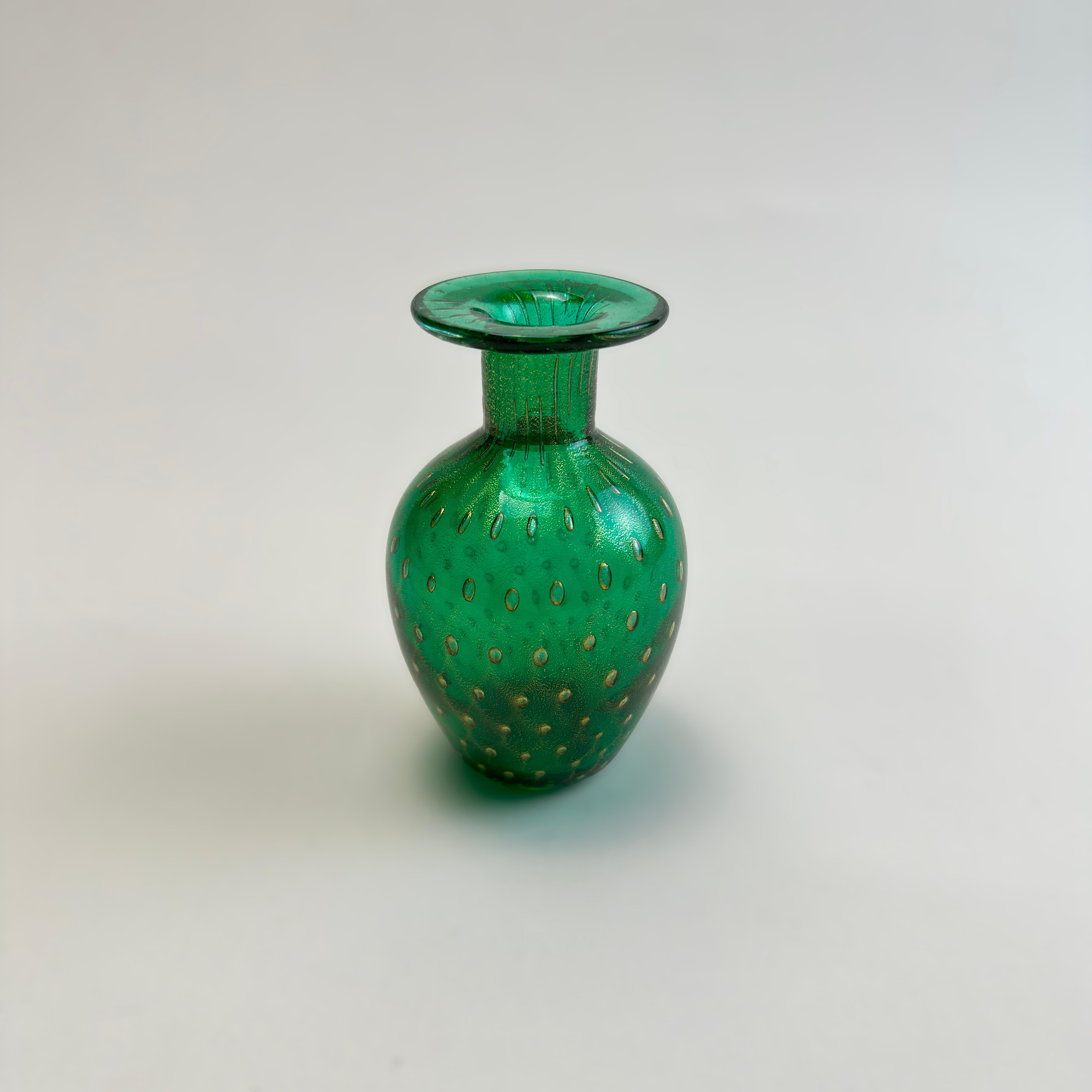 Vase miniature en verre de Murano avec bullicante, feuille d'or, années 1980, Italie en vente 1