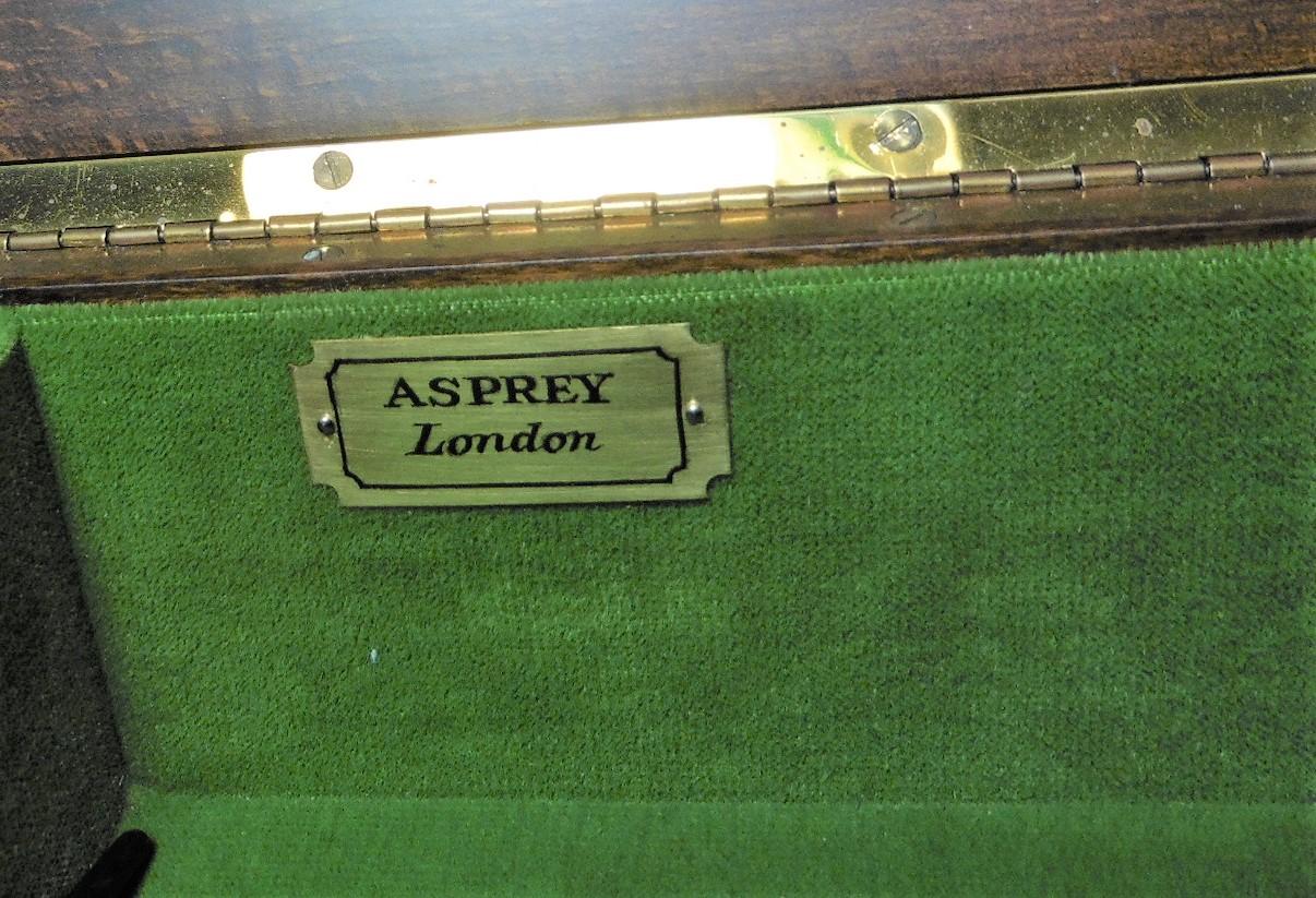 Miniature Musik- und Schmuckkästchen, Asprey London, Uhrwerk von Reuge, Schweiz (Mahagoni) im Angebot