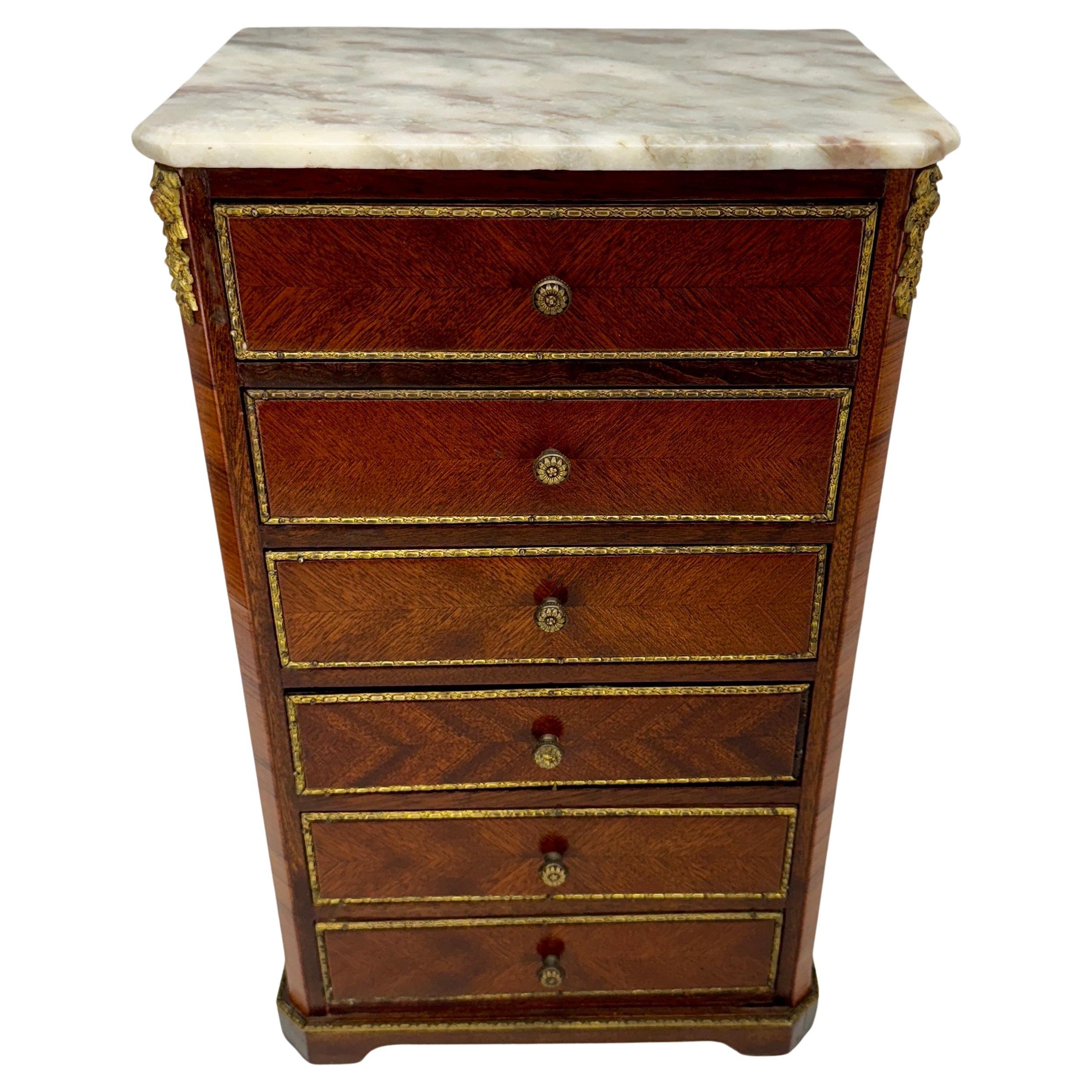 Small French marble top Louis XV style table-based chest of 6 drawers for jewelry or lingerie.
