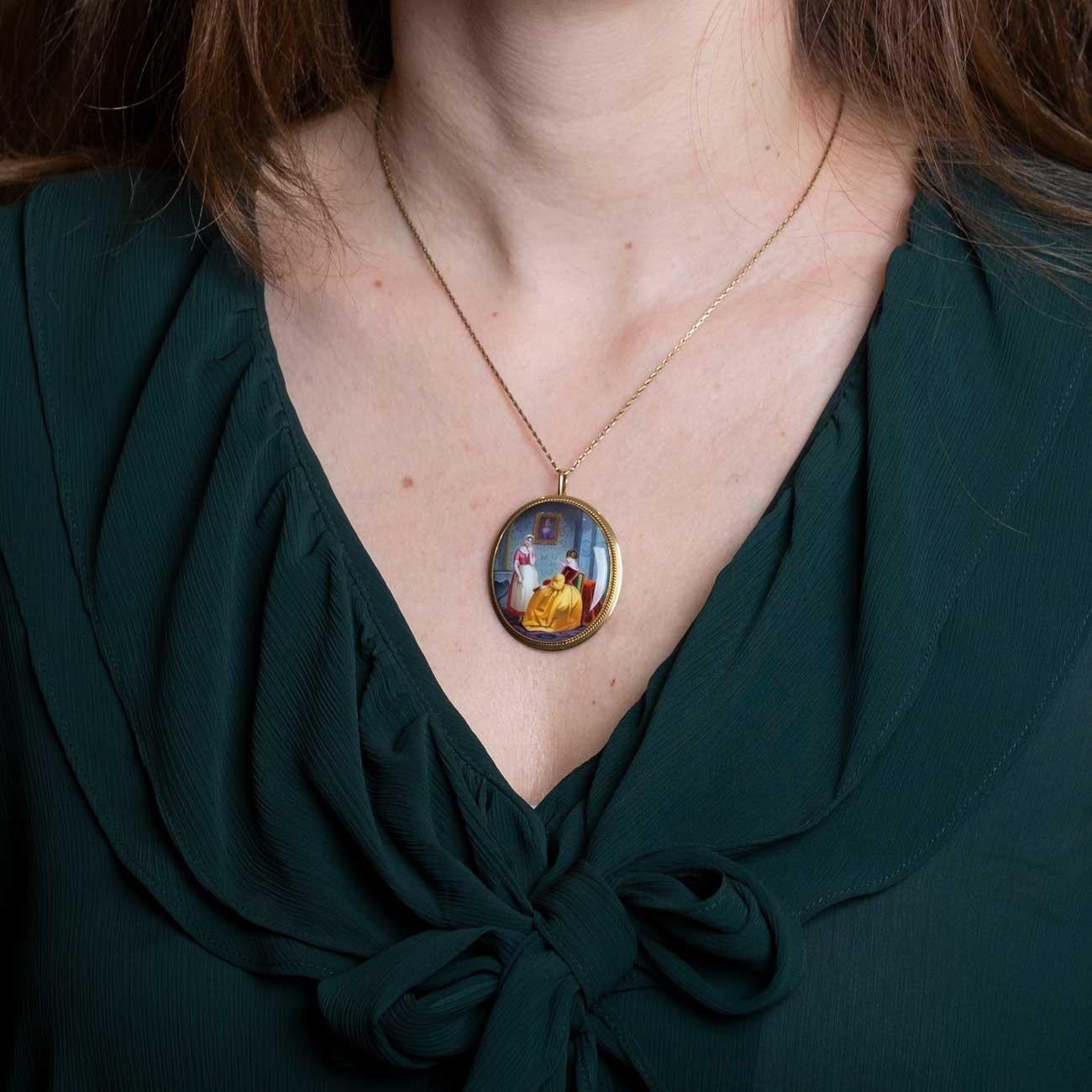 Broche et pendentif en or 18ct avec peinture miniature faite à la main sur émail, au dos avec inscription en français 