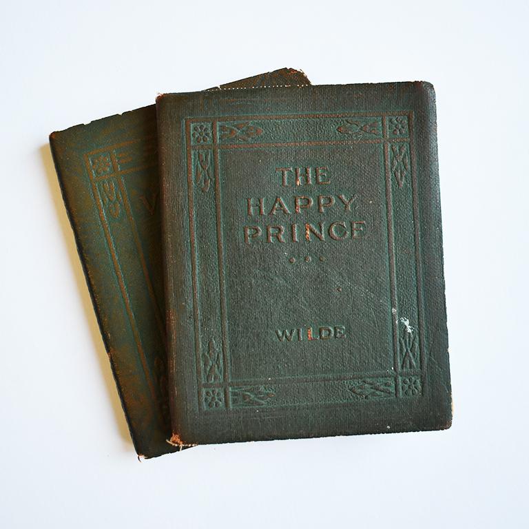 Miniature Pair of Green Art Deco Leather Books Oscar Wilde Rudyard Kipling 1900s 5