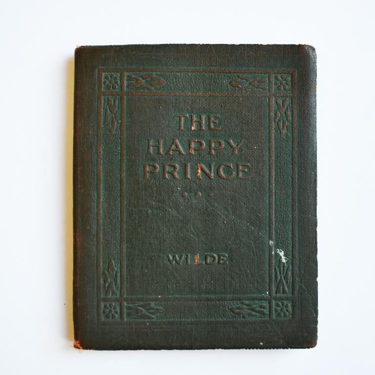 Miniature Pair of Green Art Deco Leather Books Oscar Wilde Rudyard Kipling 1900s 3