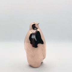 Miniature Pinguin Handgegossene Skulptur aus Bronze von Javier de la Rosa