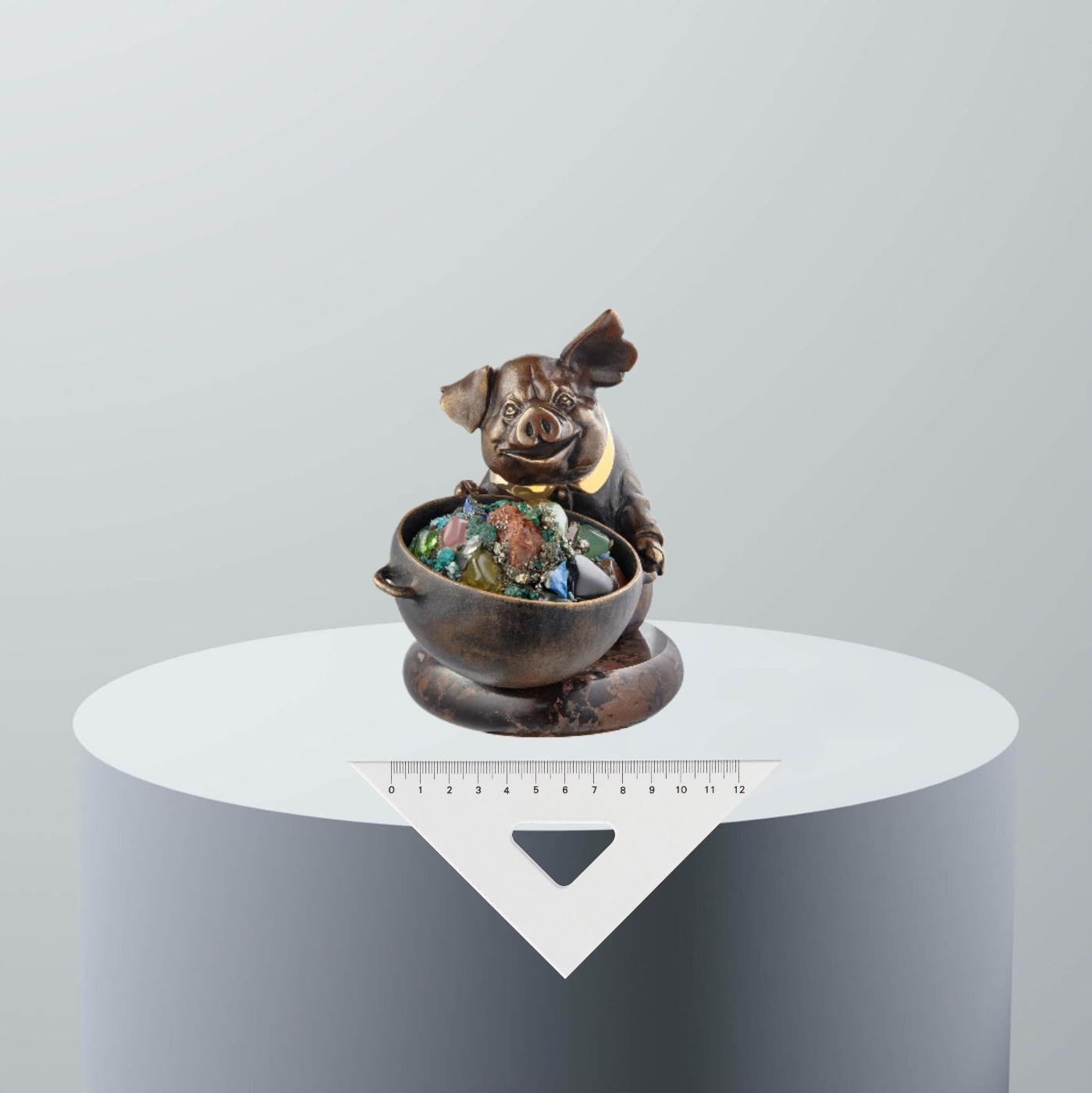 Women's or Men's Miniature Pig Talisman Bronze Gold Plated Pig with a Gem Hotpot For Sale