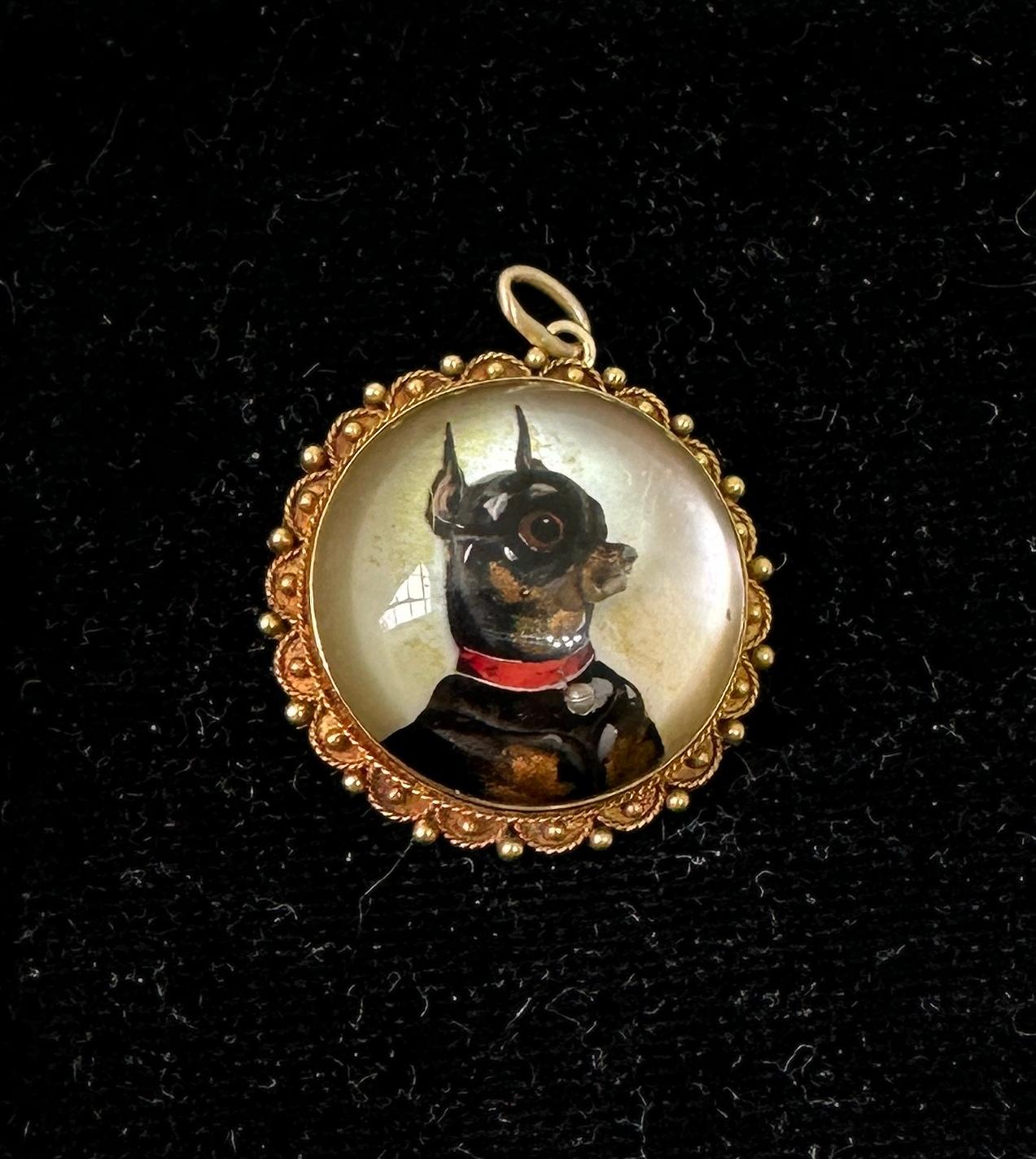 Vittoriano Ciondolo cane Pinscher Chihuahua Terrier in miniatura Cristallo Essex Oro 18 carati in vendita