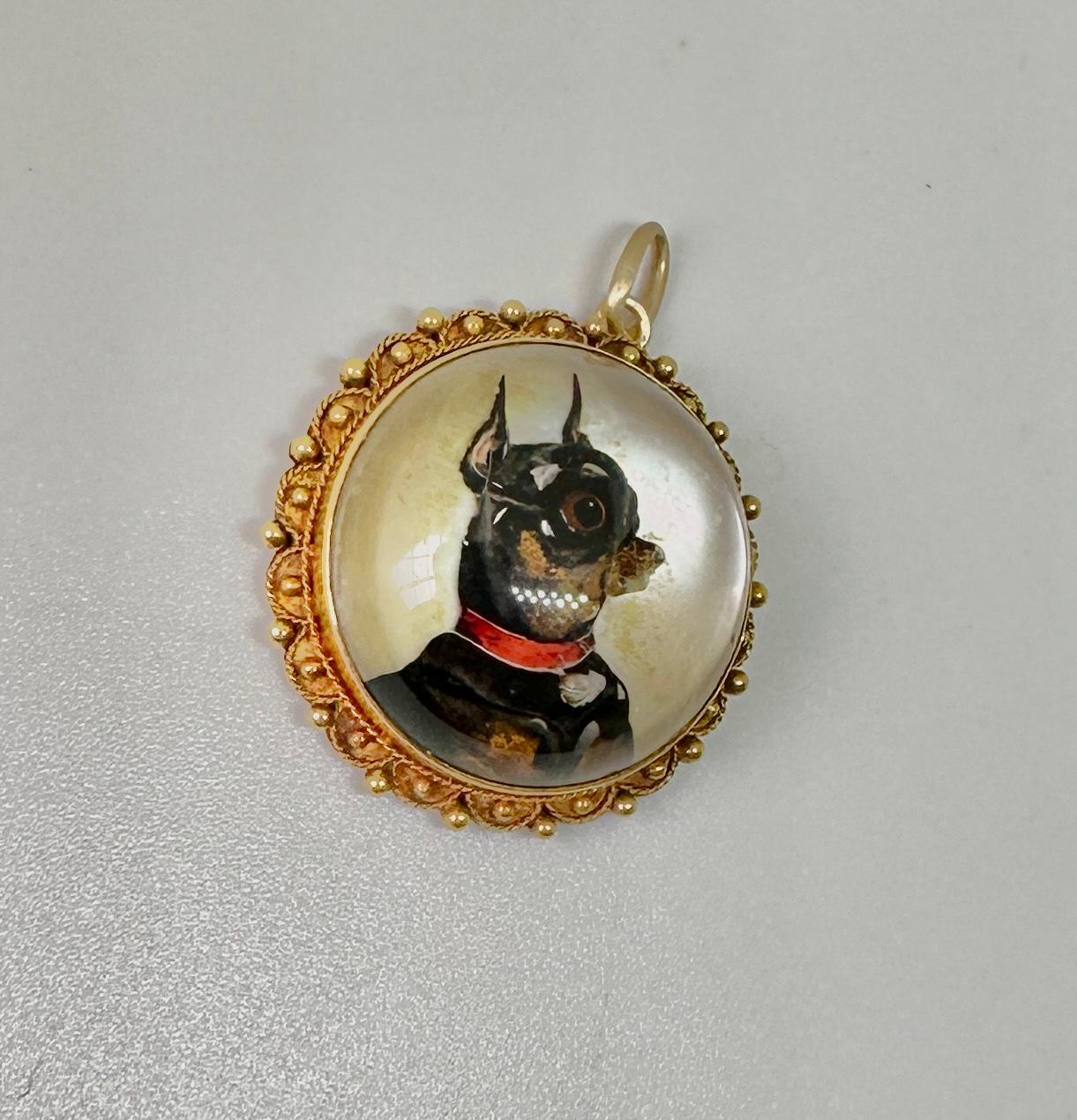 Cabochon Ciondolo cane Pinscher Chihuahua Terrier in miniatura Cristallo Essex Oro 18 carati in vendita