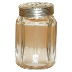 MINIATURE POCKET SIZED STERLING SiLVER SALT SHAKER, IDEAL FOR HANDBAG TRANSPORT