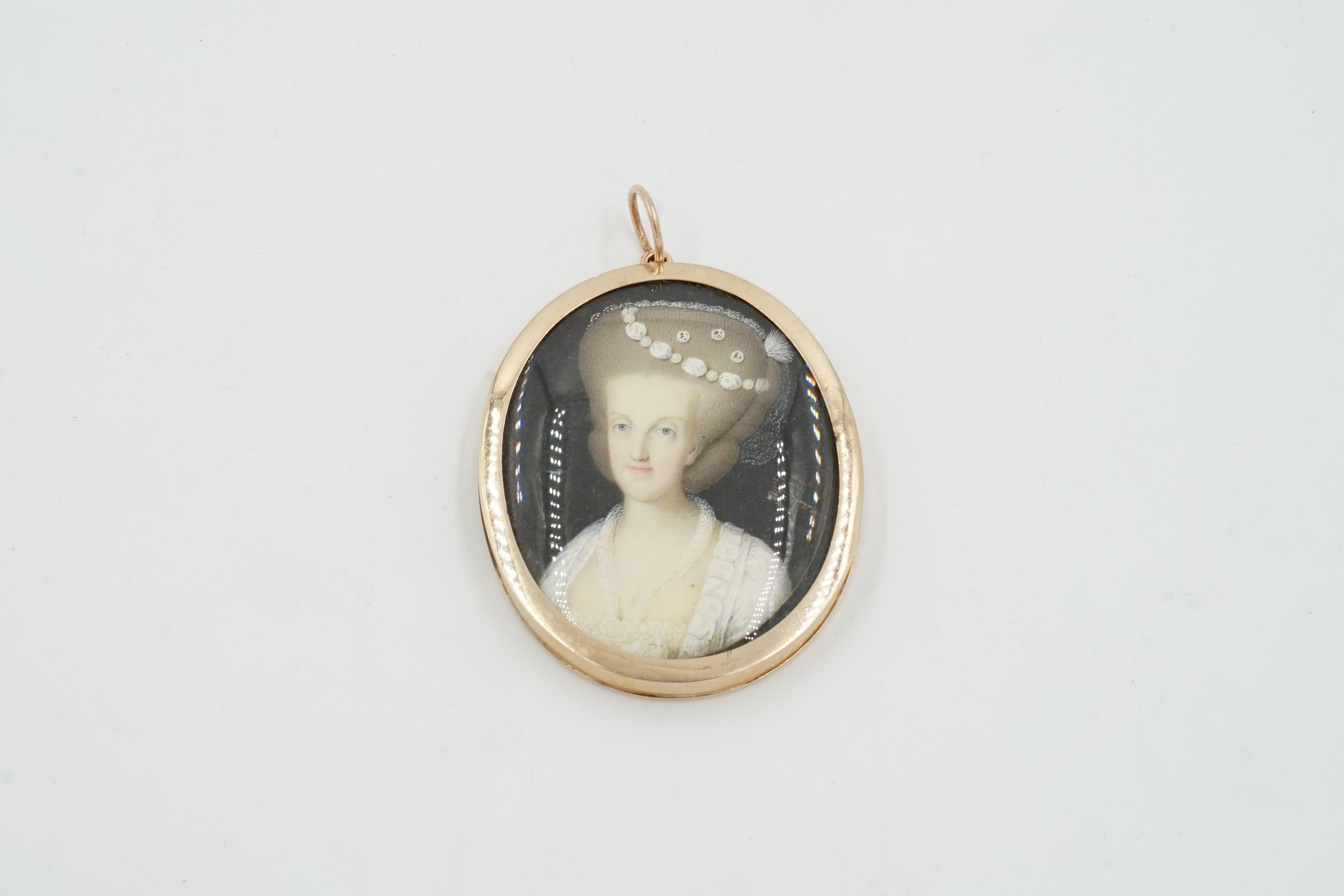 Miniature portrait framed in gold 1